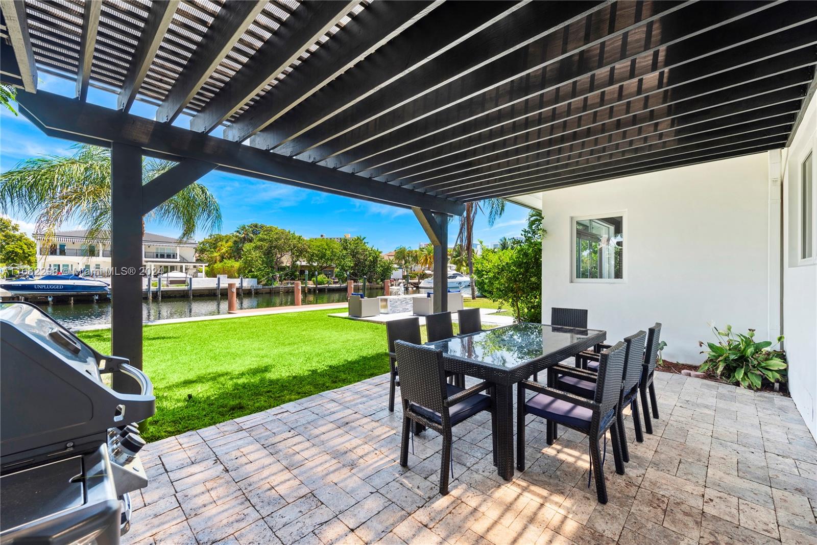 472 Sunset Dr, Hallandale Beach, Florida 33009, 7 Bedrooms Bedrooms, ,5 BathroomsBathrooms,Residentiallease,For Rent,472 Sunset Dr,A11082298