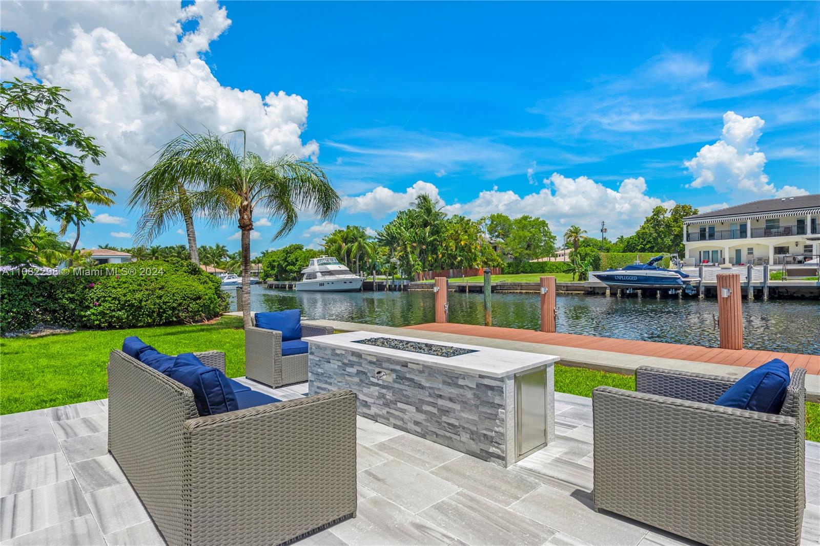472 Sunset Dr, Hallandale Beach, Florida 33009, 7 Bedrooms Bedrooms, ,5 BathroomsBathrooms,Residentiallease,For Rent,472 Sunset Dr,A11082298
