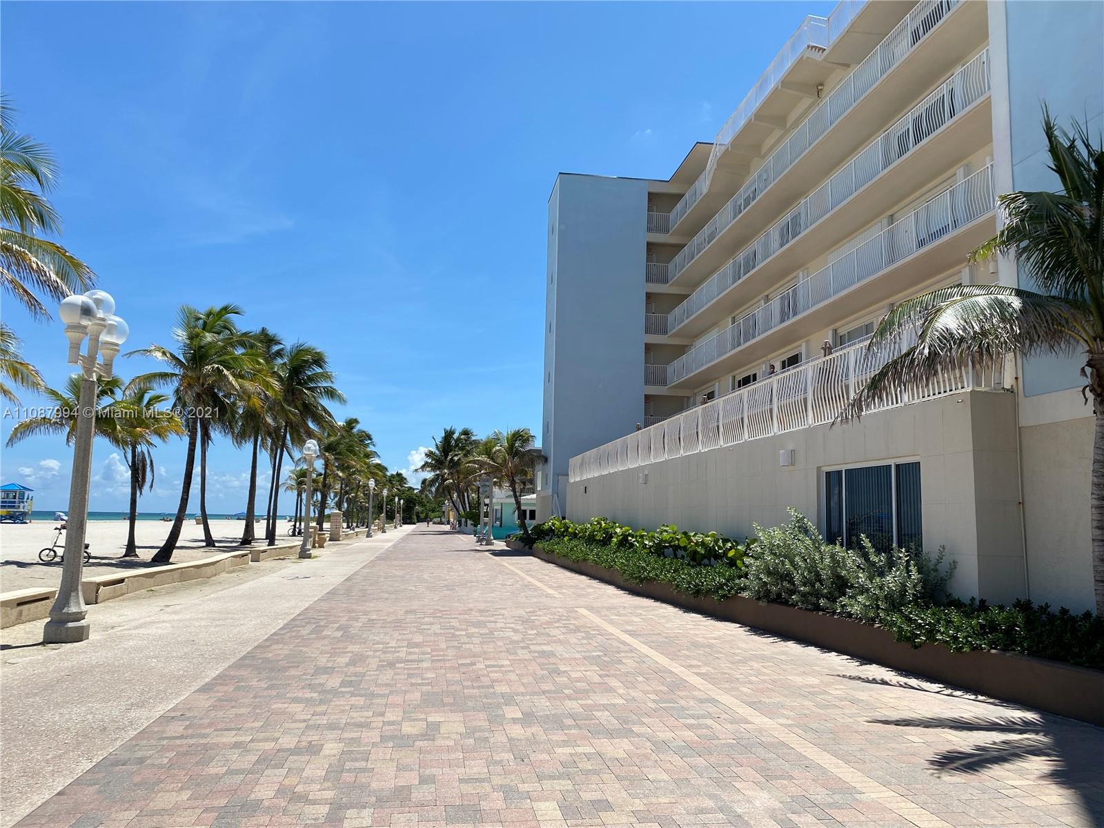 300 Oregon St 204, Hollywood, Florida 33019, 1 Bedroom Bedrooms, ,1 BathroomBathrooms,Residentiallease,For Rent,300 Oregon St 204,A11087994