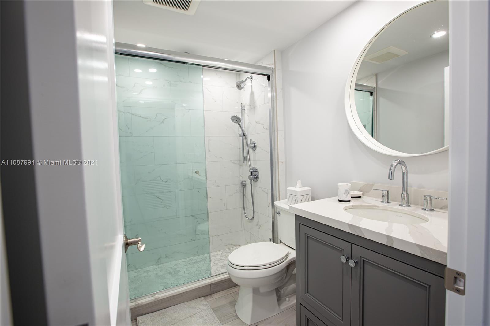 300 Oregon St 204, Hollywood, Florida 33019, 1 Bedroom Bedrooms, ,1 BathroomBathrooms,Residentiallease,For Rent,300 Oregon St 204,A11087994