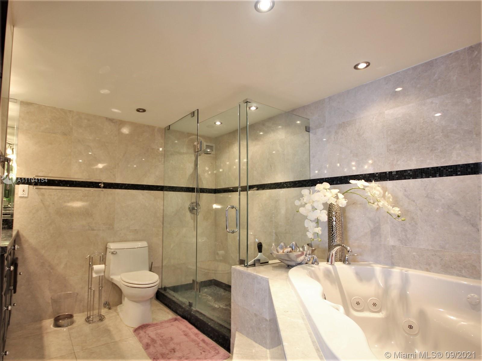 5151 COLLINS AV 924, Miami Beach, Florida 33140, 2 Bedrooms Bedrooms, ,2 BathroomsBathrooms,Residentiallease,For Rent,5151 COLLINS AV 924,A11104154