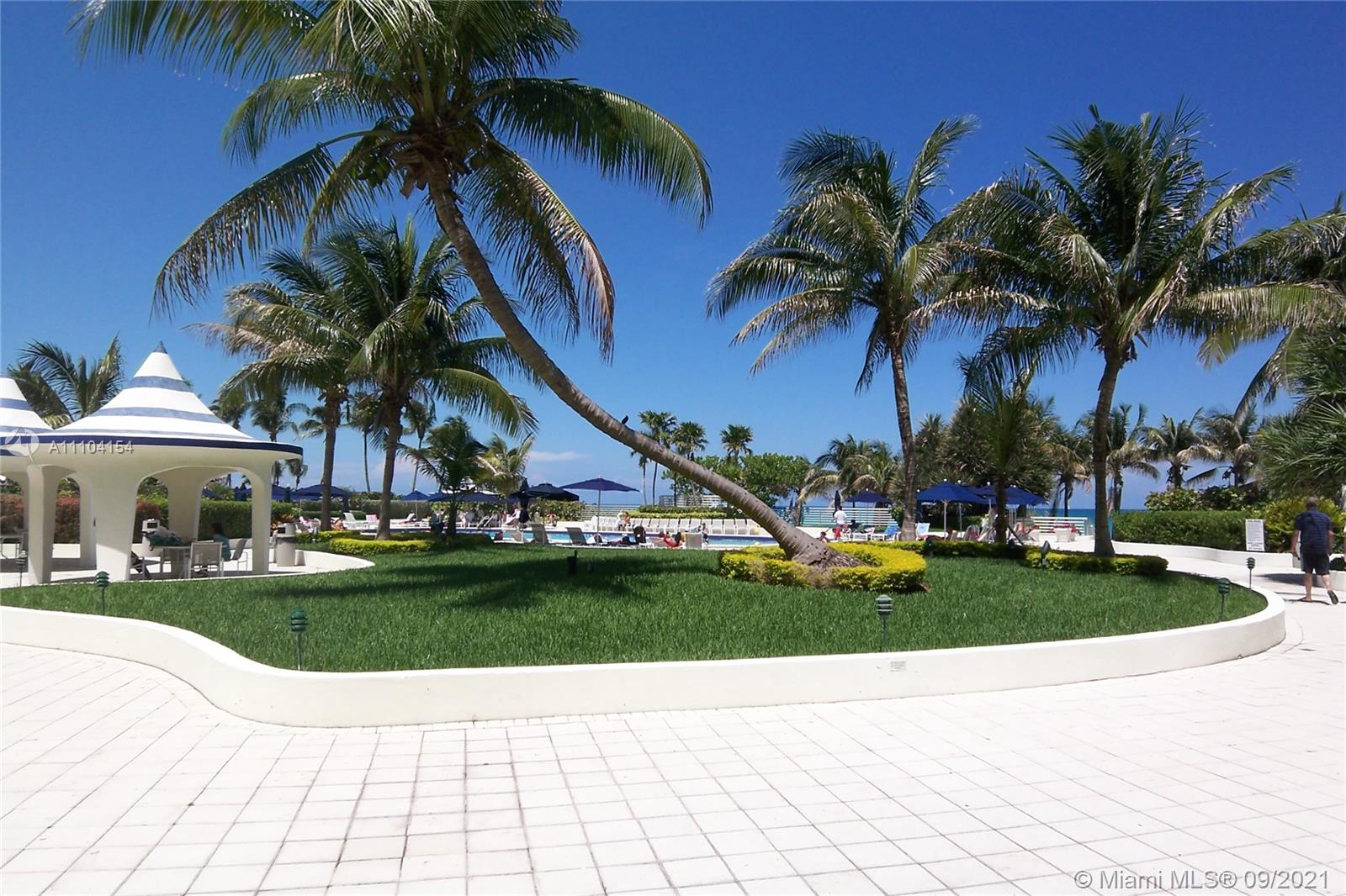 5151 COLLINS AV 924, Miami Beach, Florida 33140, 2 Bedrooms Bedrooms, ,2 BathroomsBathrooms,Residentiallease,For Rent,5151 COLLINS AV 924,A11104154