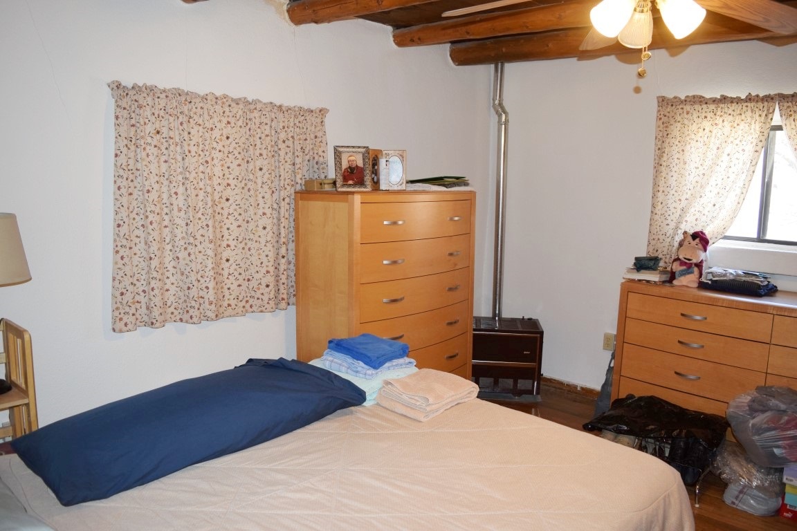 106 De Teves, Taos, New Mexico 87571, 3 Bedrooms Bedrooms, ,2 BathroomsBathrooms,Residential,For Sale,106 De Teves,202003954