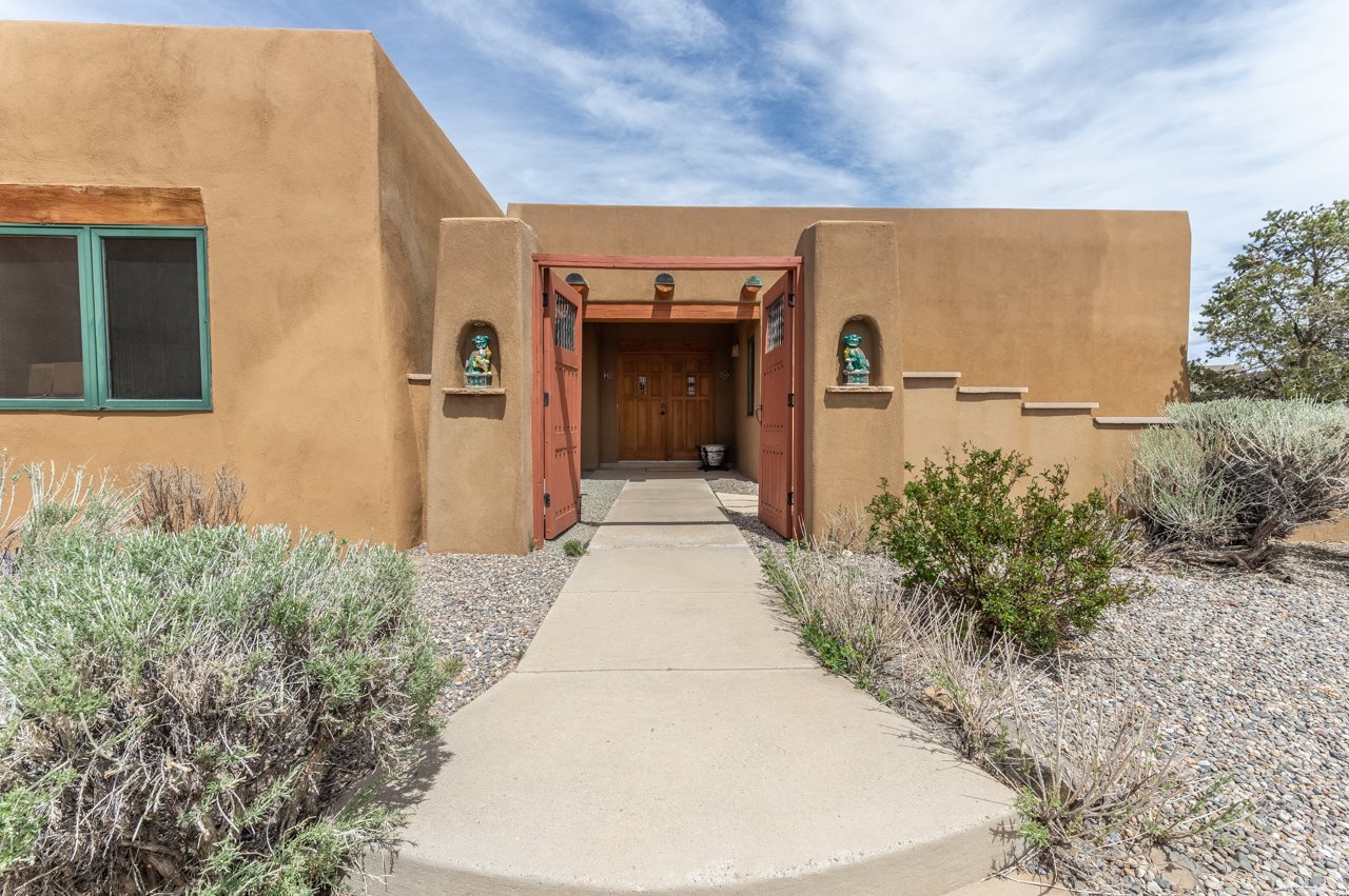 18 Avila, Santa Fe, New Mexico 87508, 3 Bedrooms Bedrooms, ,3 BathroomsBathrooms,Residential,For Sale,18 Avila,202101489