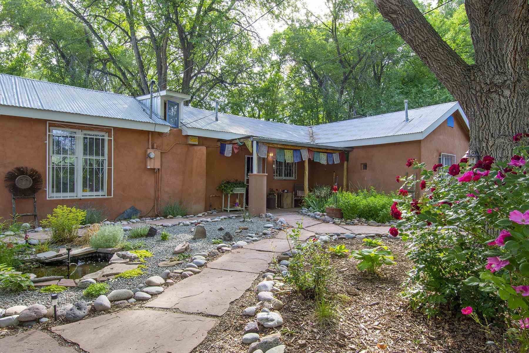 62 County Rd 94, Chimayo, New Mexico 87522, 4 Bedrooms Bedrooms, ,3 BathroomsBathrooms,Residential,For Sale,62 County Rd 94,202102393