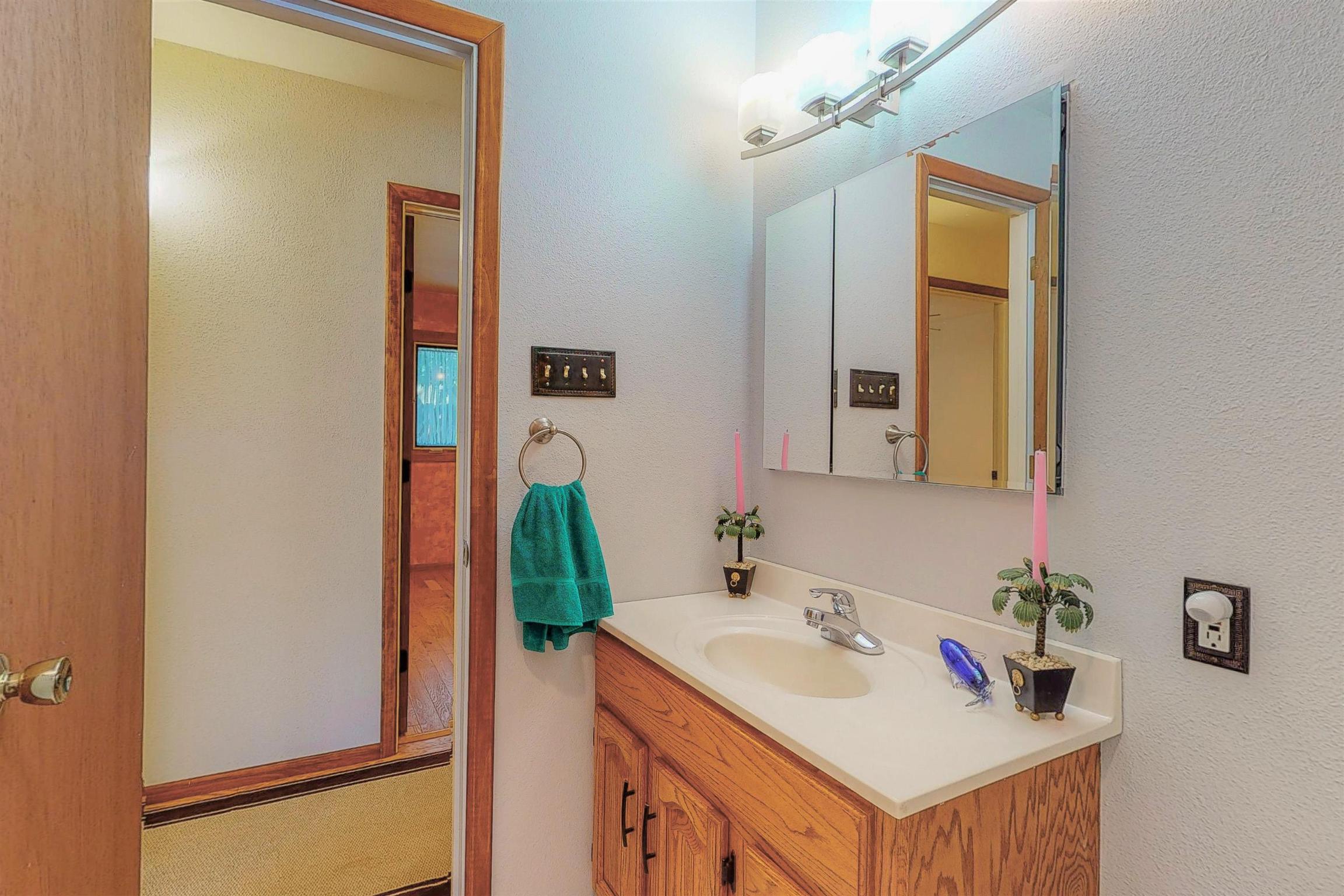 359 Kayenta, White Rock, New Mexico 87547, 4 Bedrooms Bedrooms, ,2 BathroomsBathrooms,Residential,For Sale,359 Kayenta,202104301