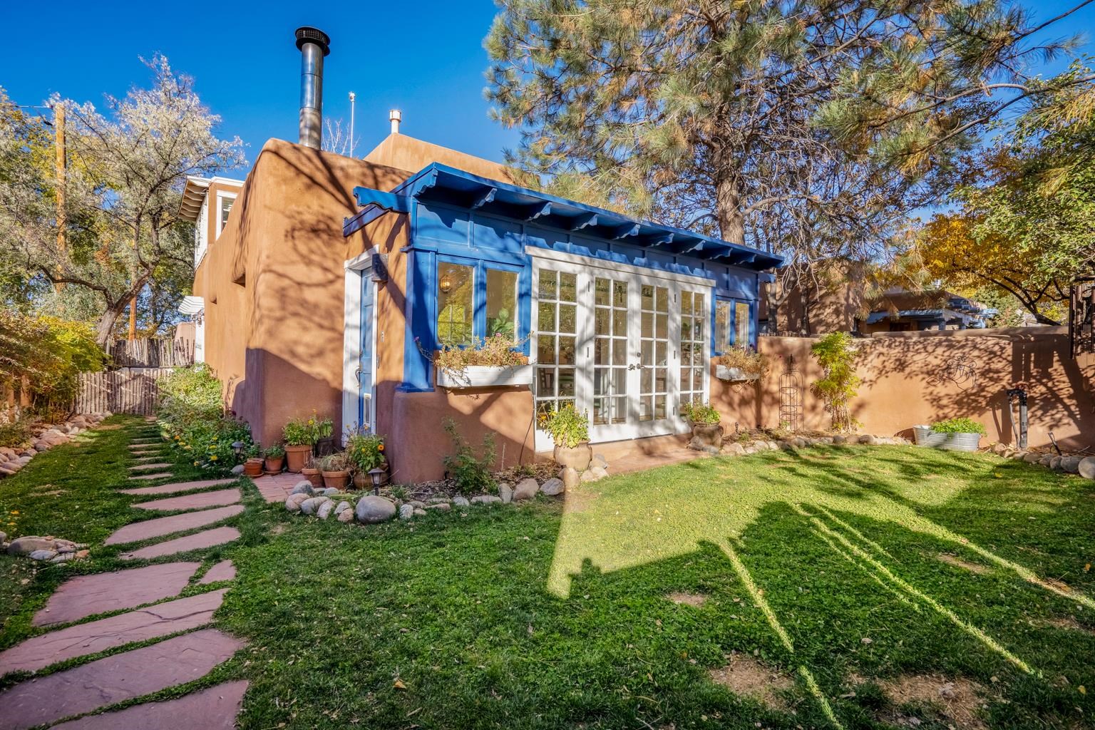 129 Berger, Santa Fe, New Mexico 87505, 2 Bedrooms Bedrooms, ,2 BathroomsBathrooms,Residential,For Sale,129 Berger,202104826