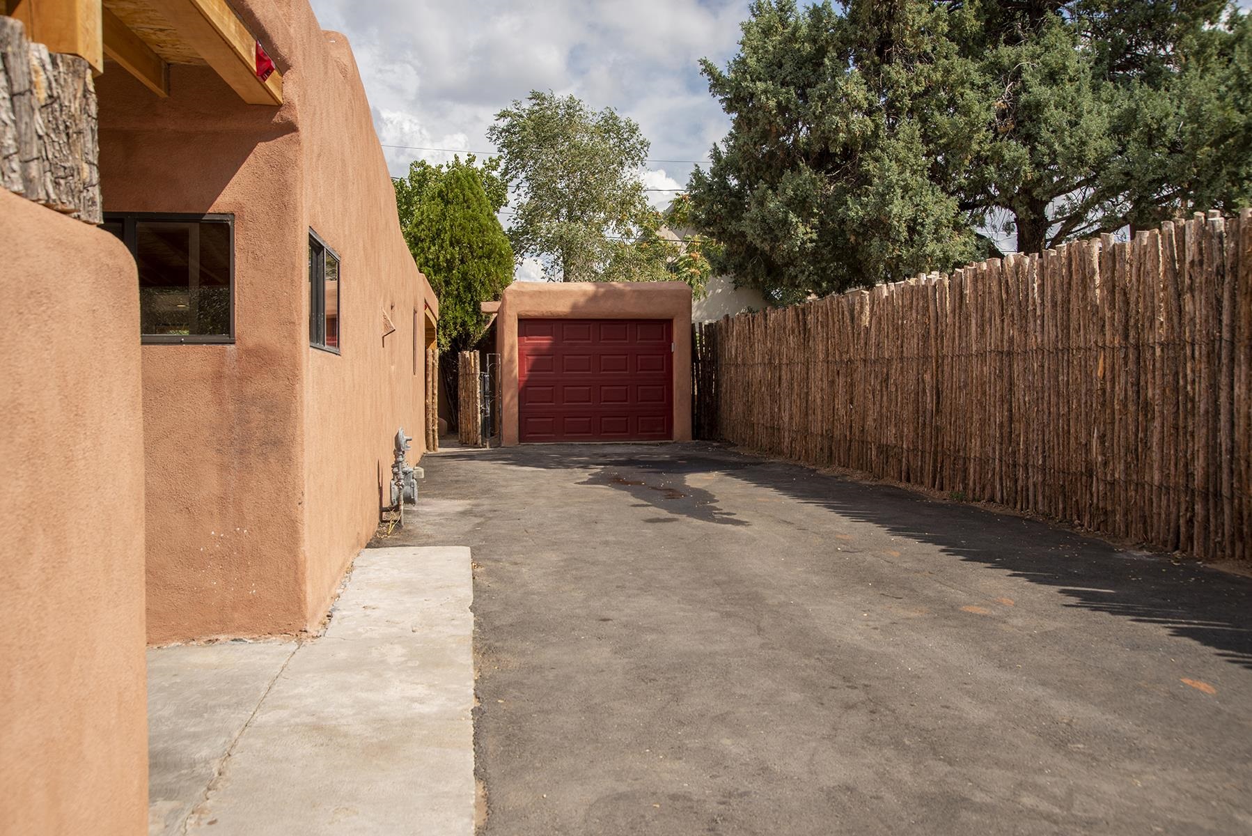539 Onate, Santa Fe, New Mexico 87501, 2 Bedrooms Bedrooms, ,2 BathroomsBathrooms,Residential,For Sale,539 Onate,202104332