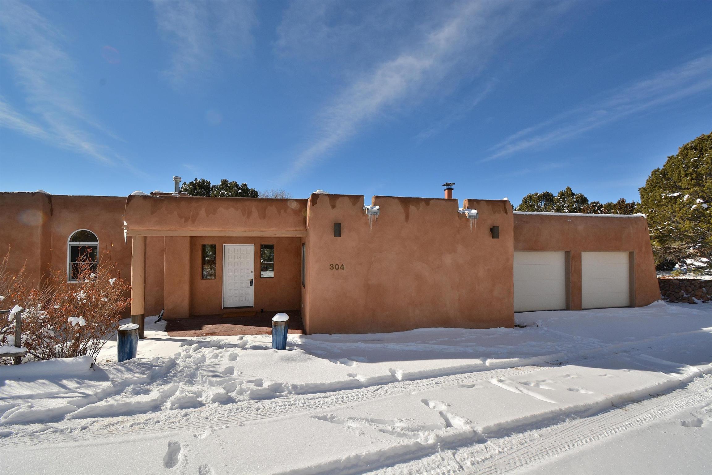 304 CALLE OSO, Santa Fe, New Mexico 87501, 3 Bedrooms Bedrooms, ,2 BathroomsBathrooms,Residential,For Sale,304 CALLE OSO,202105081