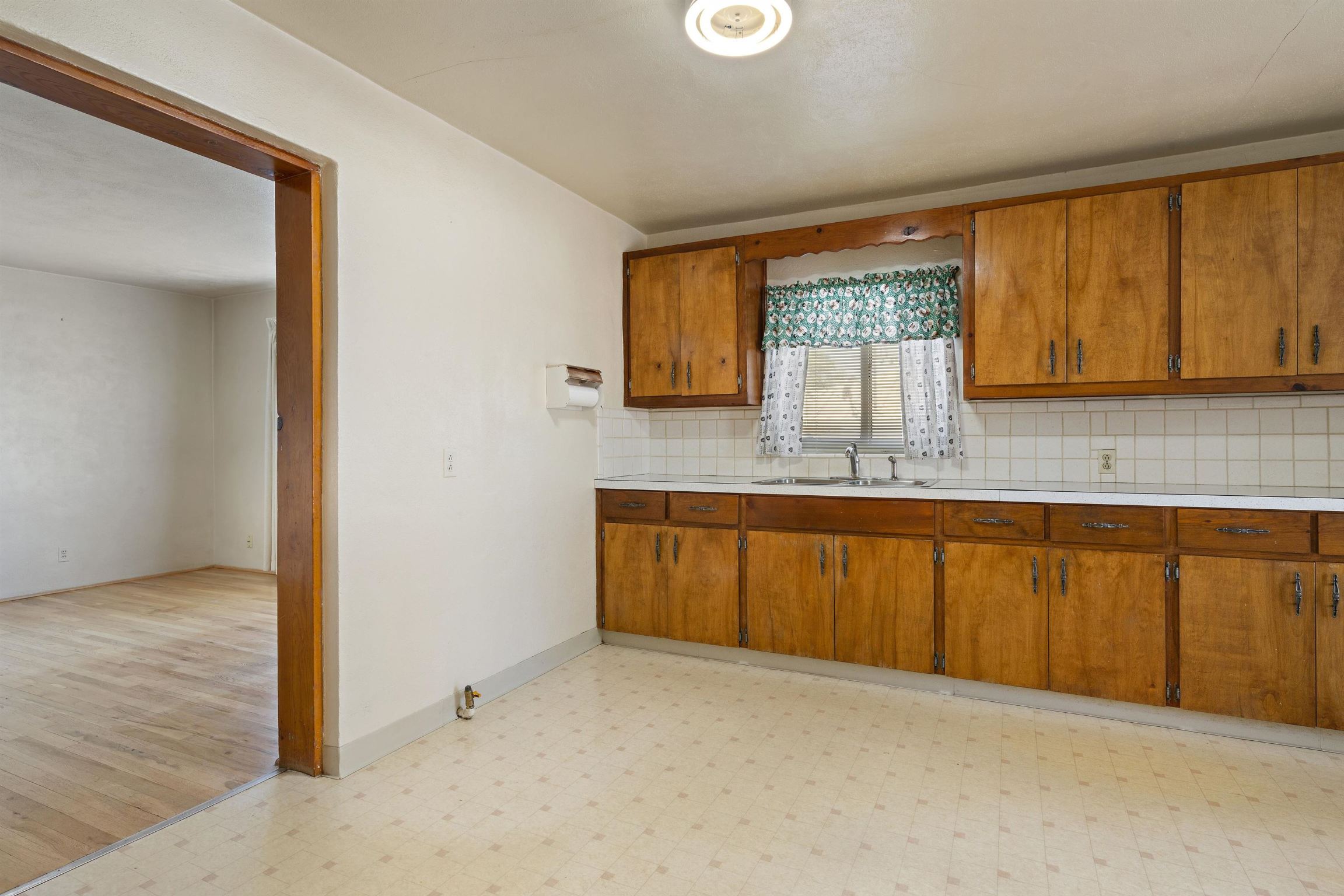1226 Cerro Gordo, Santa Fe, New Mexico 87501, 3 Bedrooms Bedrooms, ,2 BathroomsBathrooms,Residential,For Sale,1226 Cerro Gordo,202103978