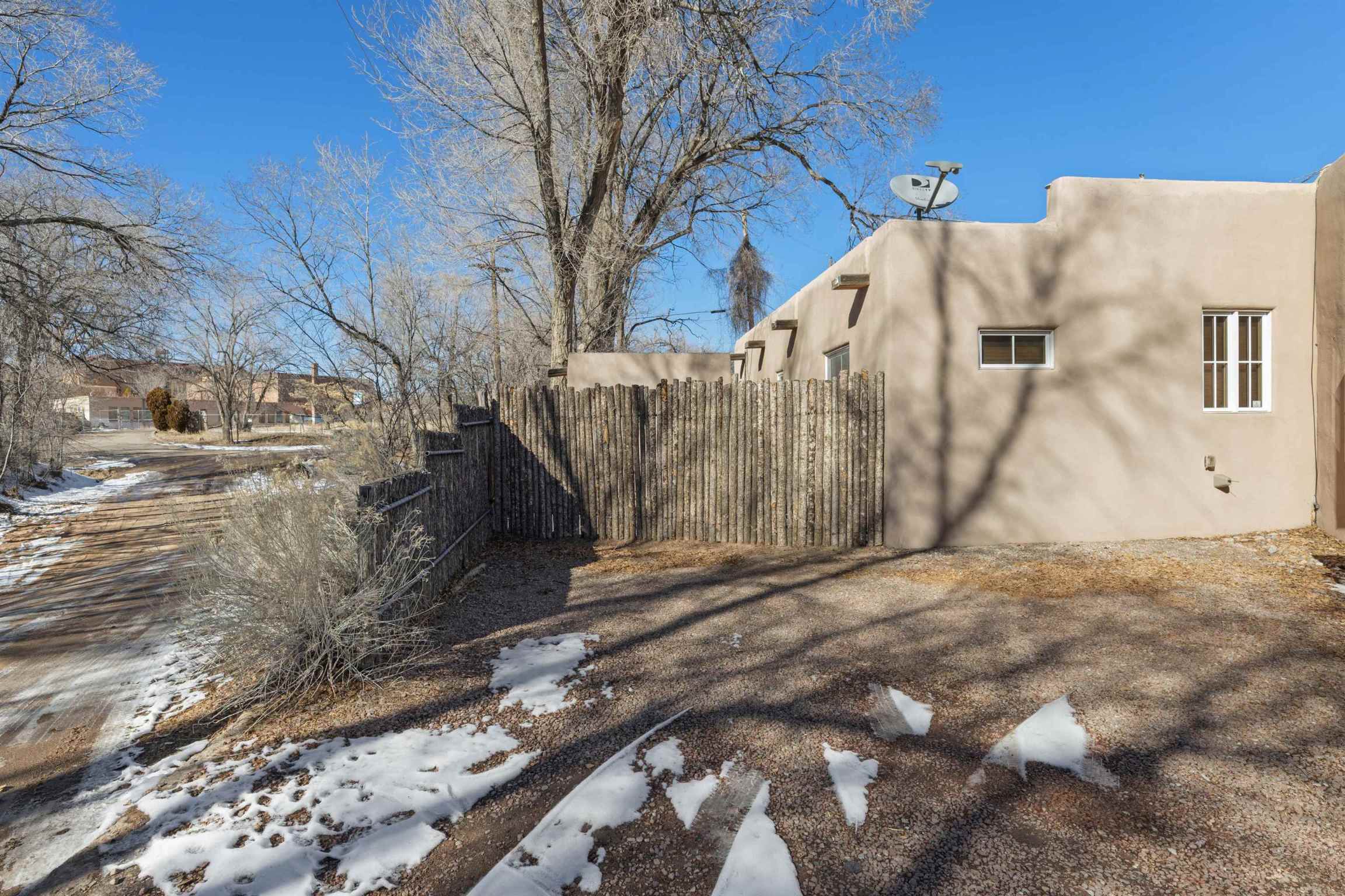 615 Griffin, Santa Fe, New Mexico 87501, 1 Bedroom Bedrooms, ,1 BathroomBathrooms,Residential,For Sale,615 Griffin,202200395