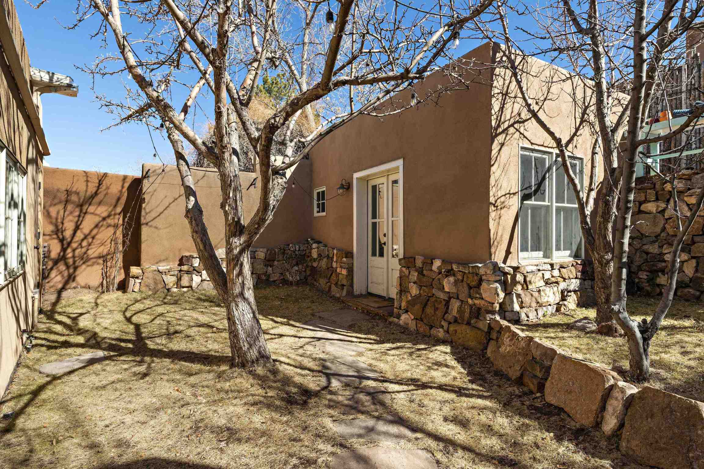 10 Montoya, Santa Fe, New Mexico 87501, 3 Bedrooms Bedrooms, ,3 BathroomsBathrooms,Residential,For Sale,10 Montoya,202200504