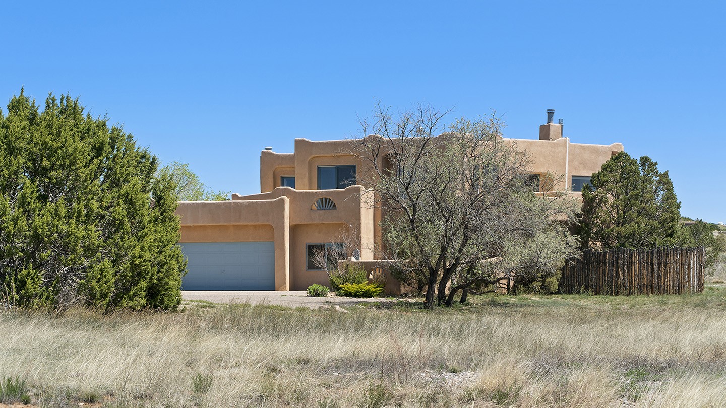 5 Sombra Ct, Santa Fe, New Mexico 87508, 4 Bedrooms Bedrooms, ,3 BathroomsBathrooms,Residential,For Sale,5 Sombra Ct,202338021
