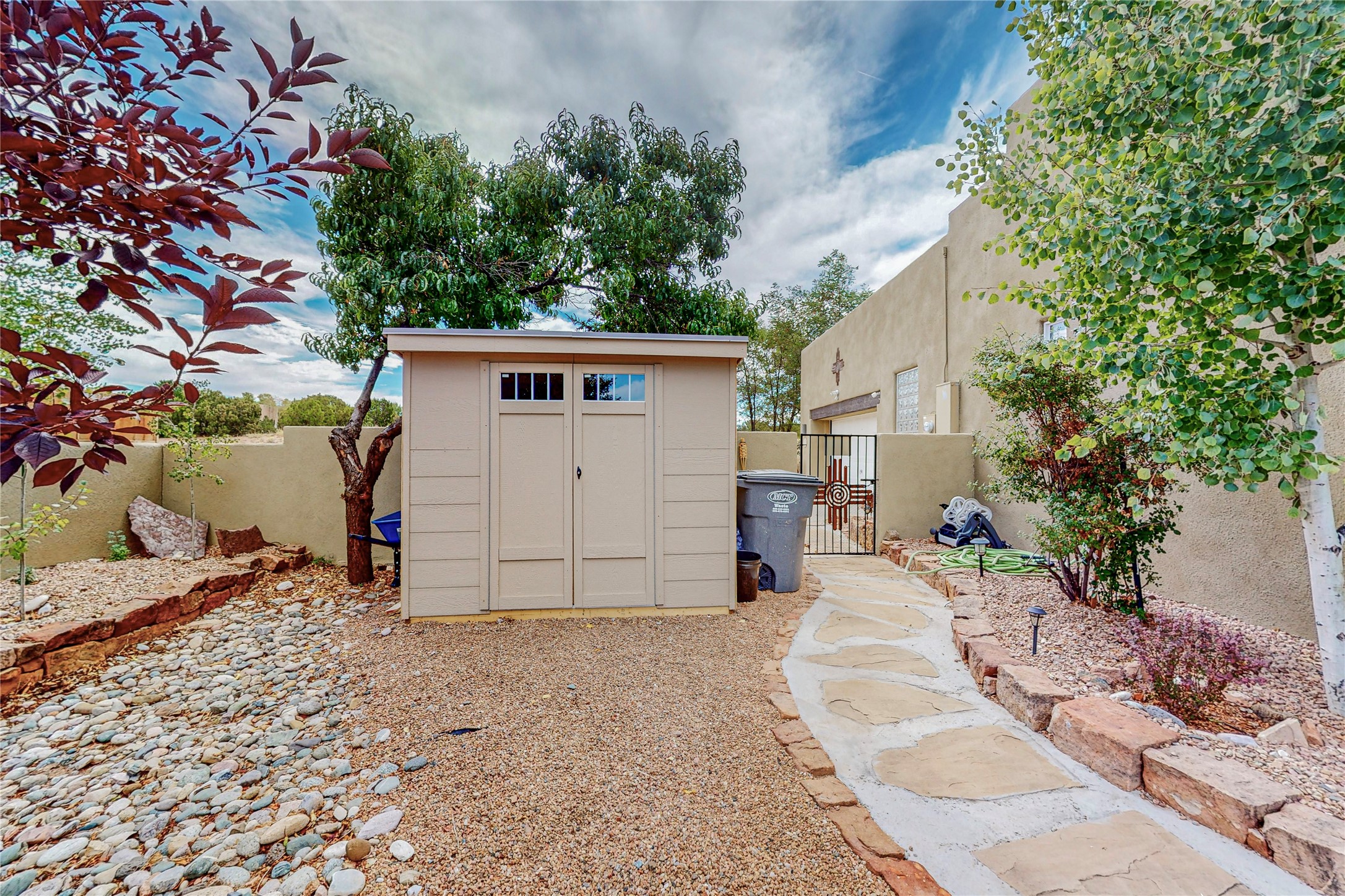 19 Deans B, Santa Fe, New Mexico 87508, 3 Bedrooms Bedrooms, ,2 BathroomsBathrooms,Residential,For Sale,19 Deans B,202400334