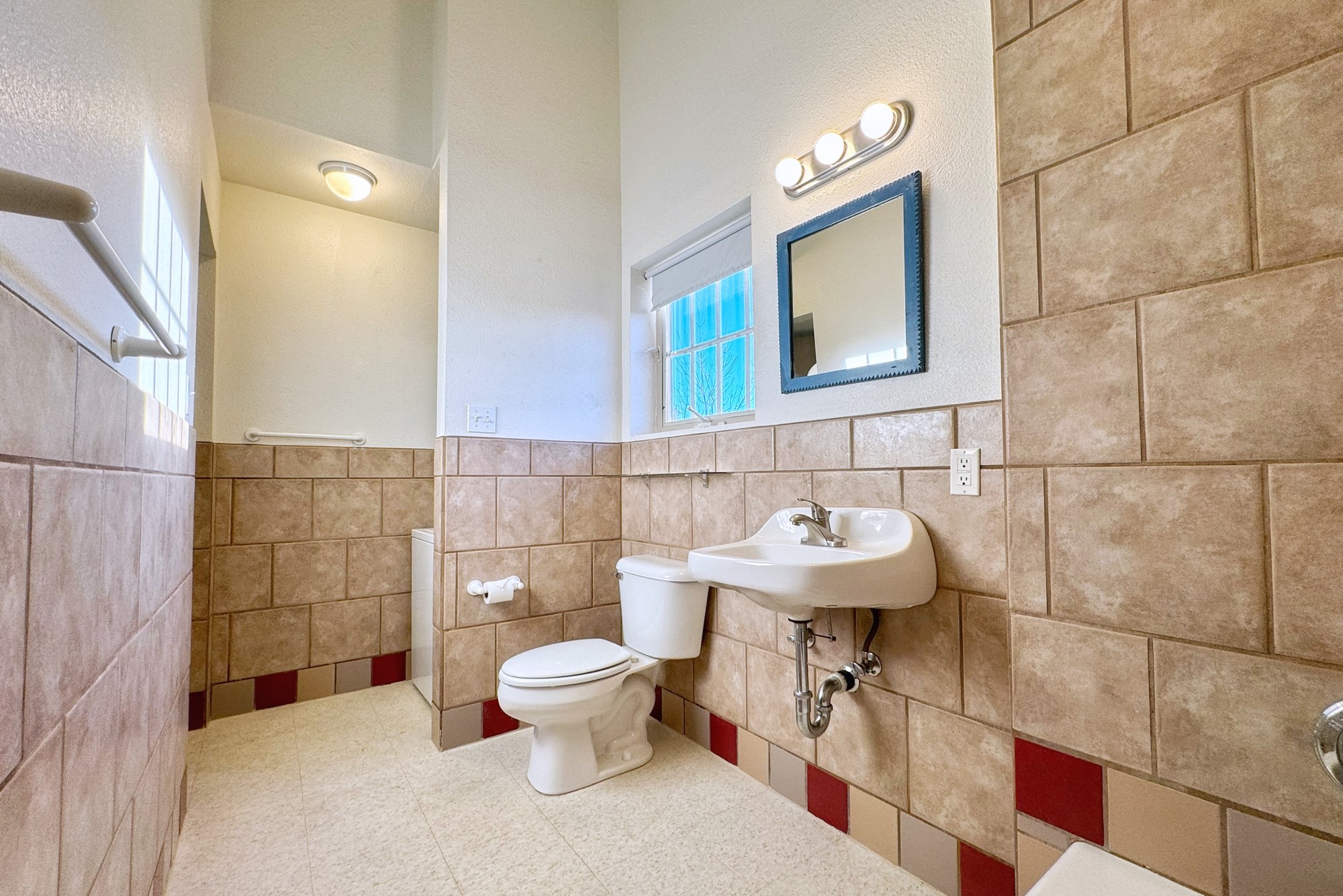 1918 Hopewell C, Santa Fe, New Mexico 87505, 2 Bedrooms Bedrooms, ,2 BathroomsBathrooms,Residential,For Sale,1918 Hopewell C,202400578