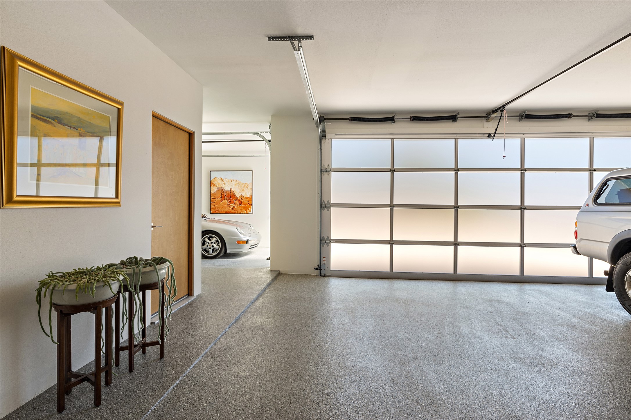 Oversized Garage with Direct Entry