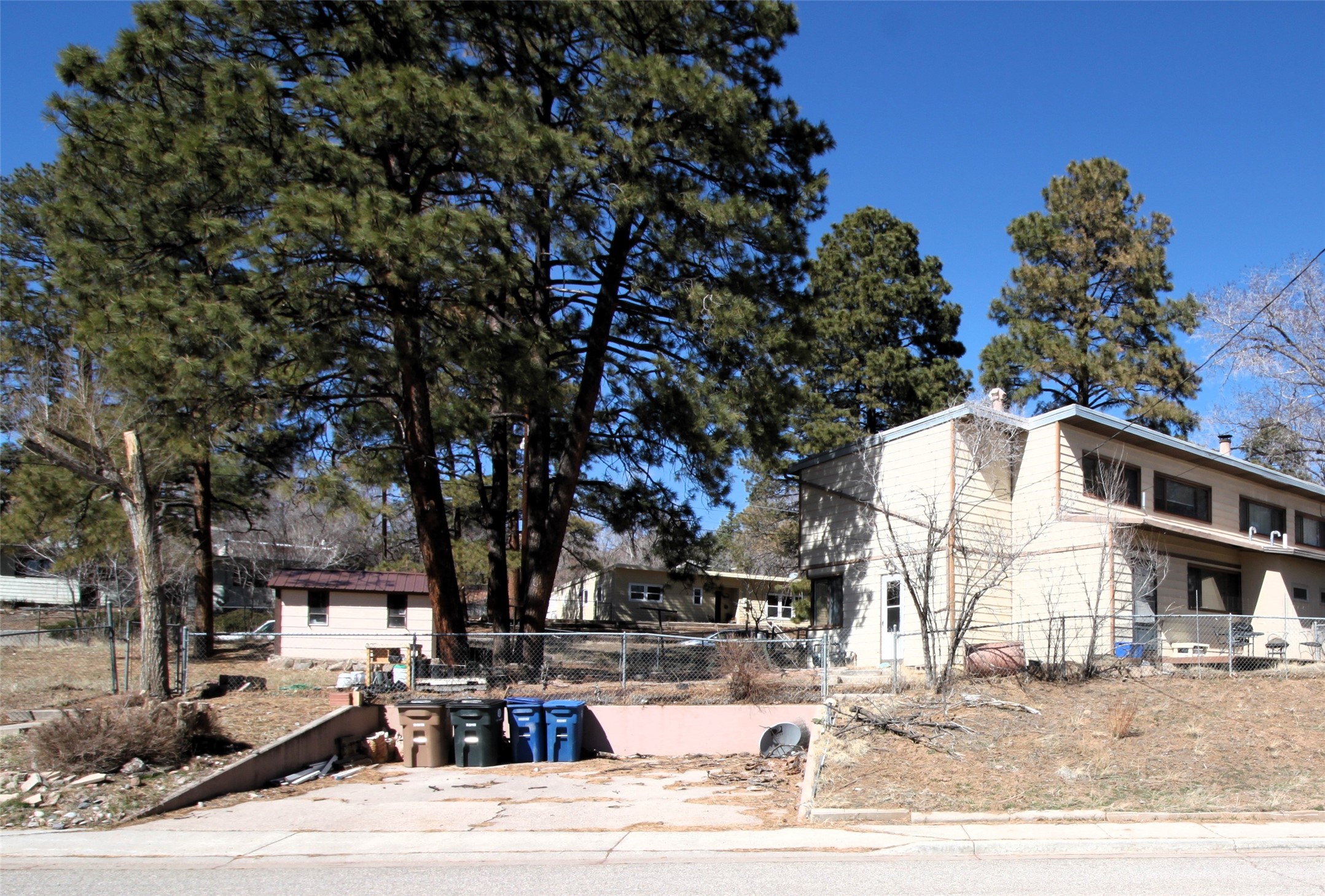 3964 Sycamore Street B, Los Alamos, New Mexico 87544, 3 Bedrooms Bedrooms, ,2 BathroomsBathrooms,Residential,For Sale,3964 Sycamore Street B,202401013