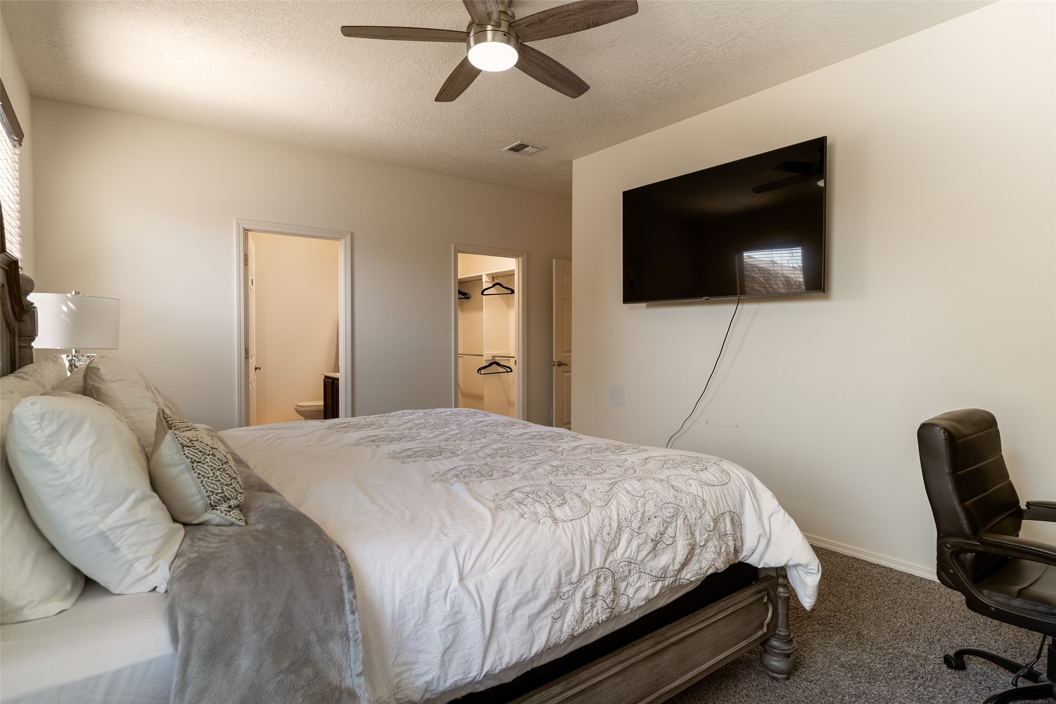 5216 Via Del Sol, Santa Fe, New Mexico 87507, 3 Bedrooms Bedrooms, ,2 BathroomsBathrooms,Residential,For Sale,5216 Via Del Sol,202400913