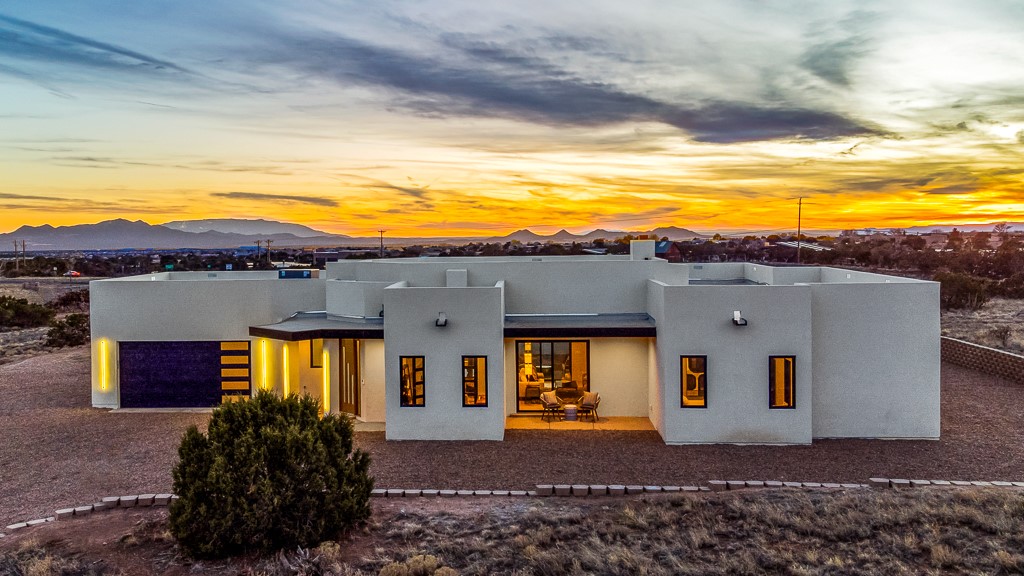 5 Vaquero Place, Santa Fe, New Mexico 87508, 3 Bedrooms Bedrooms, ,2 BathroomsBathrooms,Residential,For Sale,5 Vaquero Place,202401262