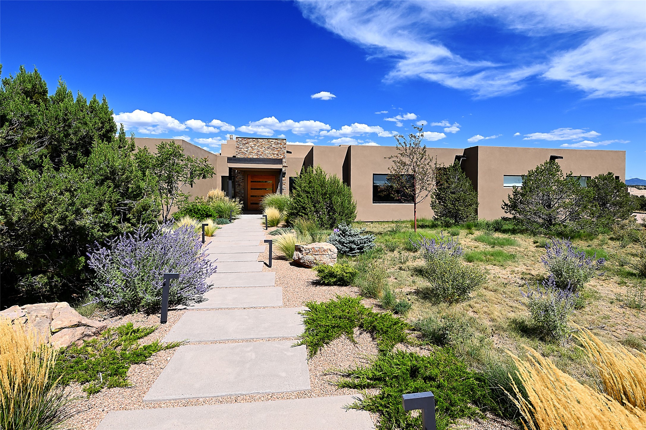 2 Entrada Hermosa, Santa Fe, New Mexico 87506, 4 Bedrooms Bedrooms, ,5 BathroomsBathrooms,Residential,For Sale,2 Entrada Hermosa,202401342