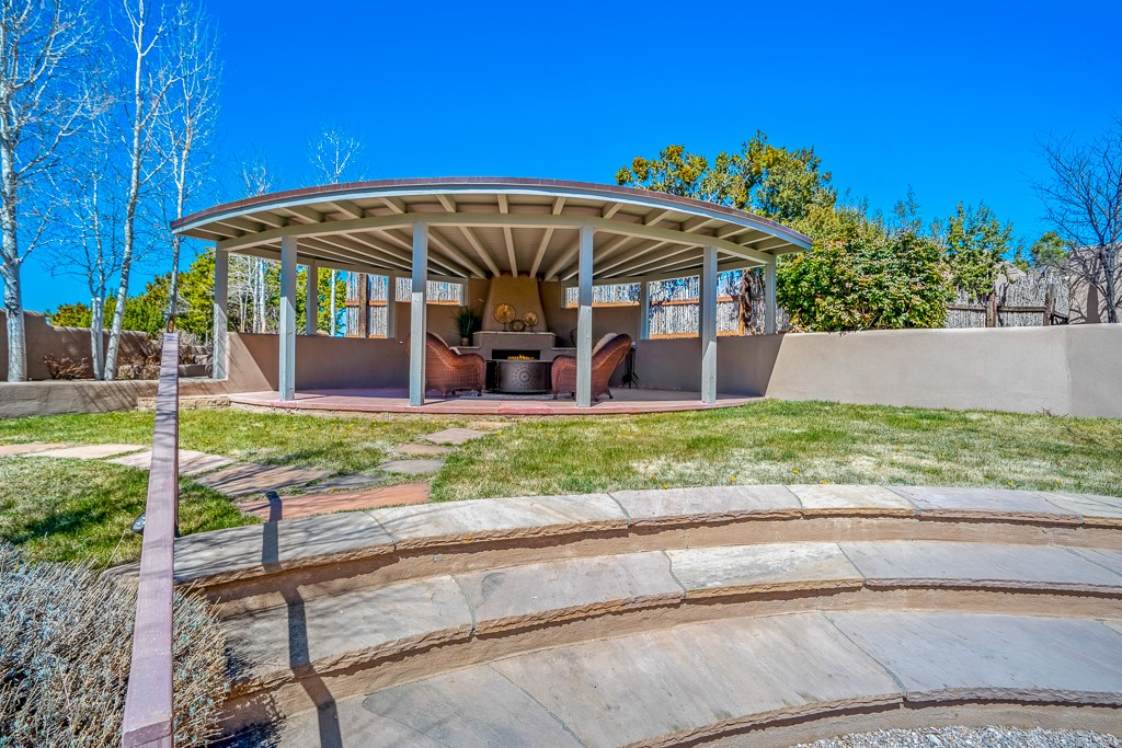 1000 Hillcrest Drive, Santa Fe, New Mexico 87501, 4 Bedrooms Bedrooms, ,5 BathroomsBathrooms,Residential,For Sale,1000 Hillcrest Drive,202400923