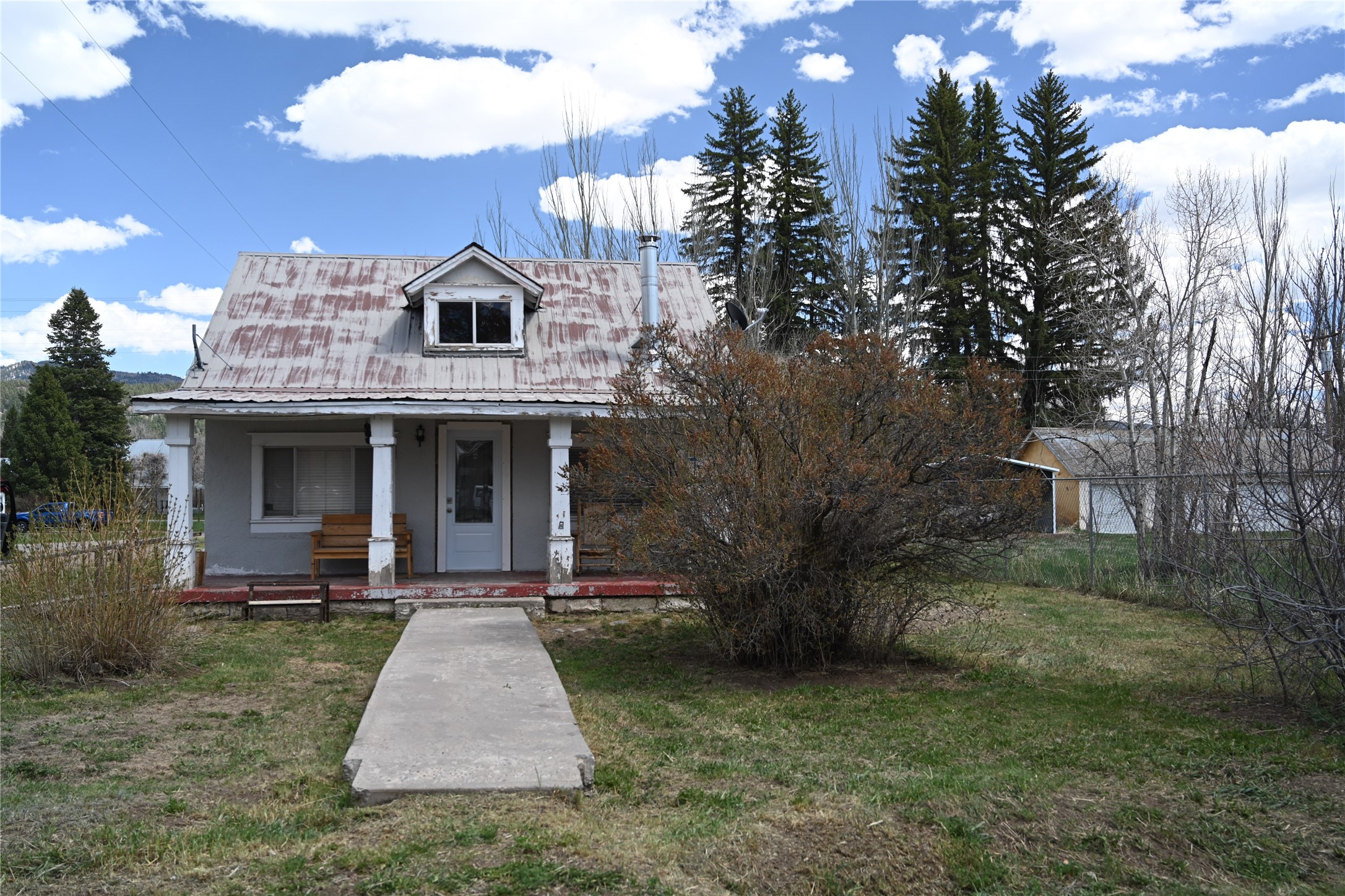 202 Pine Ave, Chama, New Mexico 87520, 3 Bedrooms Bedrooms, ,2 BathroomsBathrooms,Residential,For Sale,202 Pine Ave,202401499