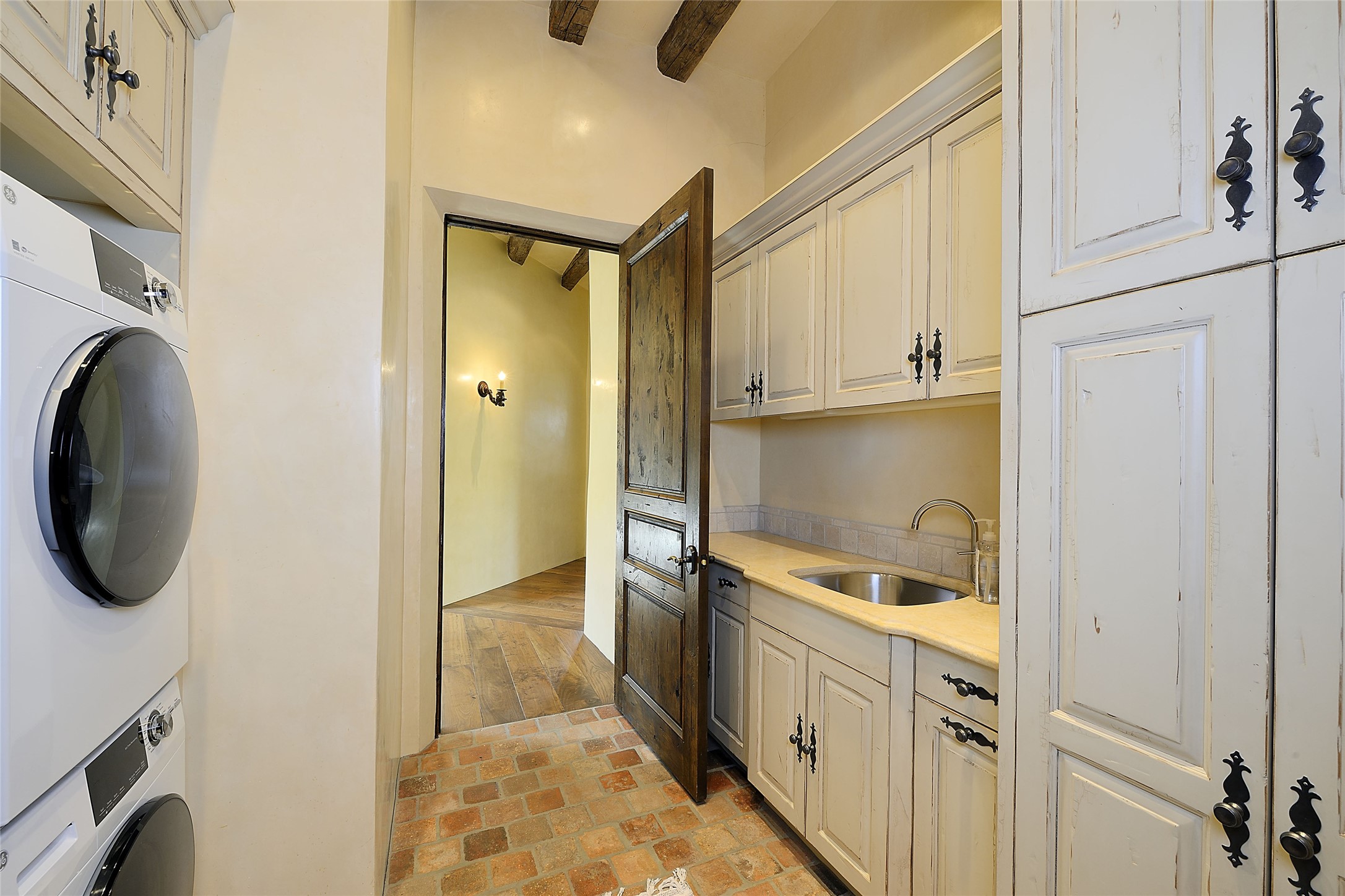 52 Lodge Trail, Santa Fe, New Mexico 87506, 3 Bedrooms Bedrooms, ,4 BathroomsBathrooms,Residential,For Sale,52 Lodge Trail,202401510