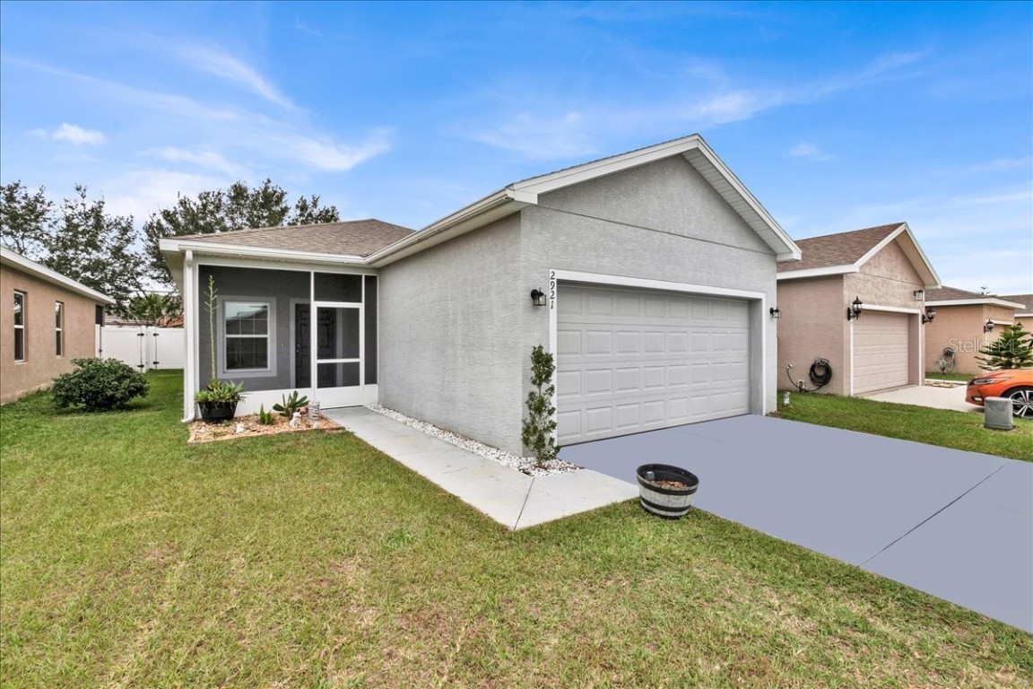 2921 Whispering Trails Drive Winter Haven, FL 33884