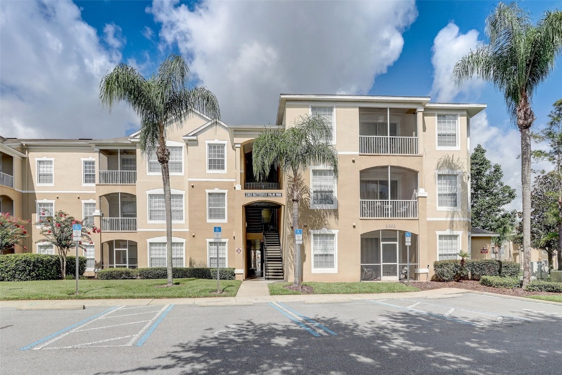 2302 Butterfly Palm Way UNIT #301 Kissimmee, FL 34747