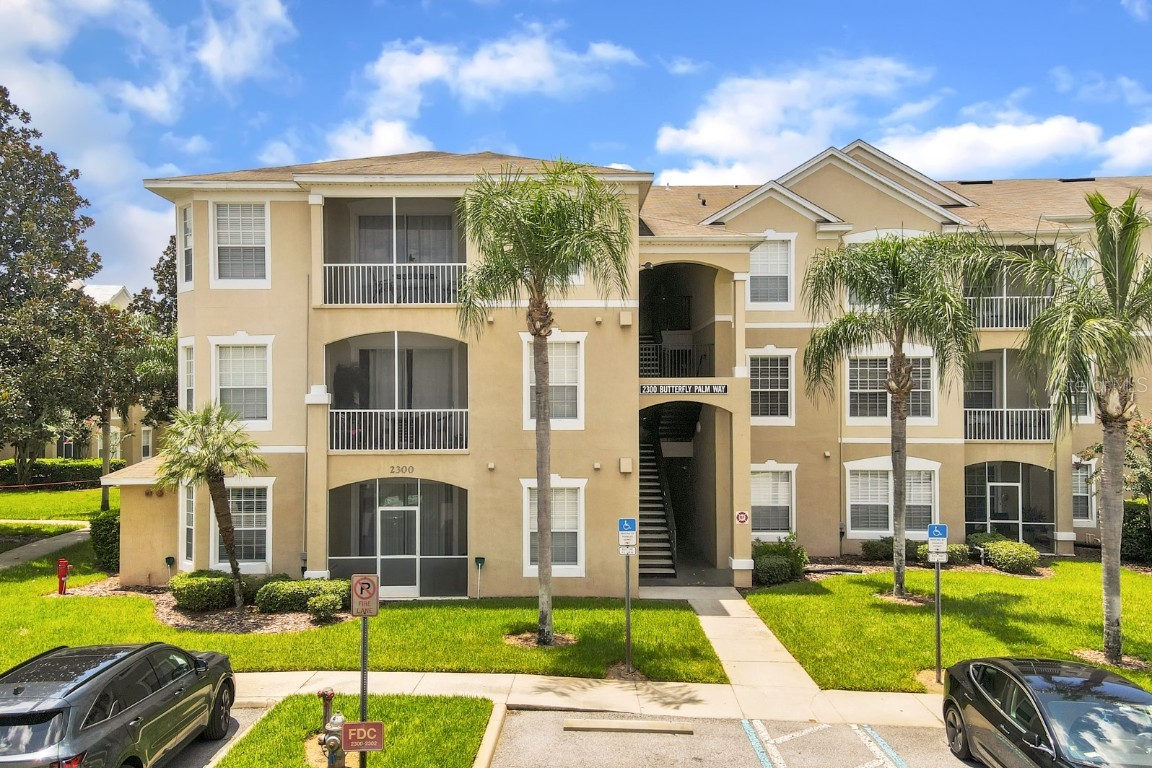 2300 Butterfly Palm Way UNIT #303 Kissimmee, FL 34747