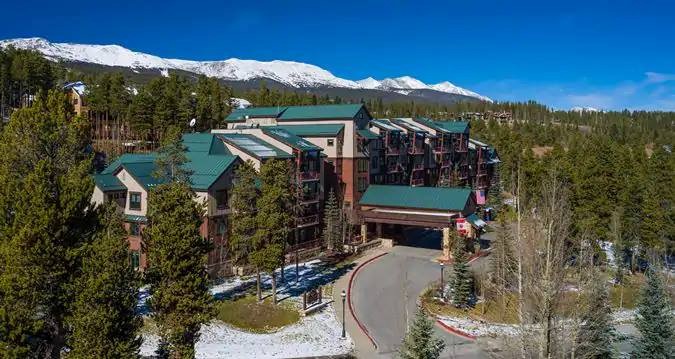 2 bed/2 bath, 22,400 points in the Odd years. 11,200 points winter week 11 and 11,200 summer/spring/fall float. This exclusive, 5 Star Hilton Property is near the base of Peak 9, walking distance to the slopes and shops and dining. Each Villa has deck & gas fireplace. Amenities include hot tubs, heated pool, game room, fitness center, concierge service and complimentary in-town shuttle. Points are exchangeable with RCI or use them with Hilton properties. Sales qualify for Elite Status