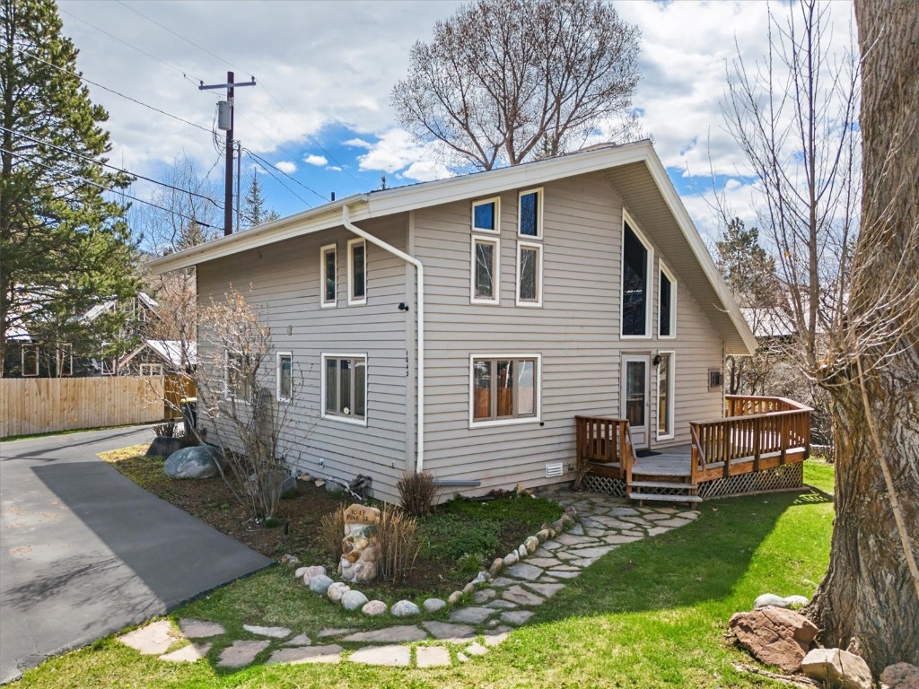 1043 Pine Street, Steamboat Springs, CO 80487 Listing Photo  1