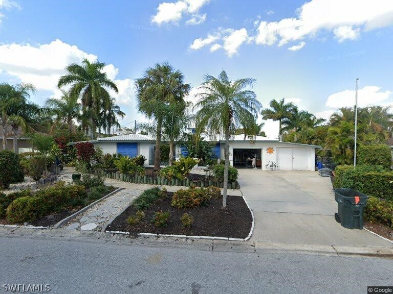 1015 Ione Drive, Fort Myers, FL 