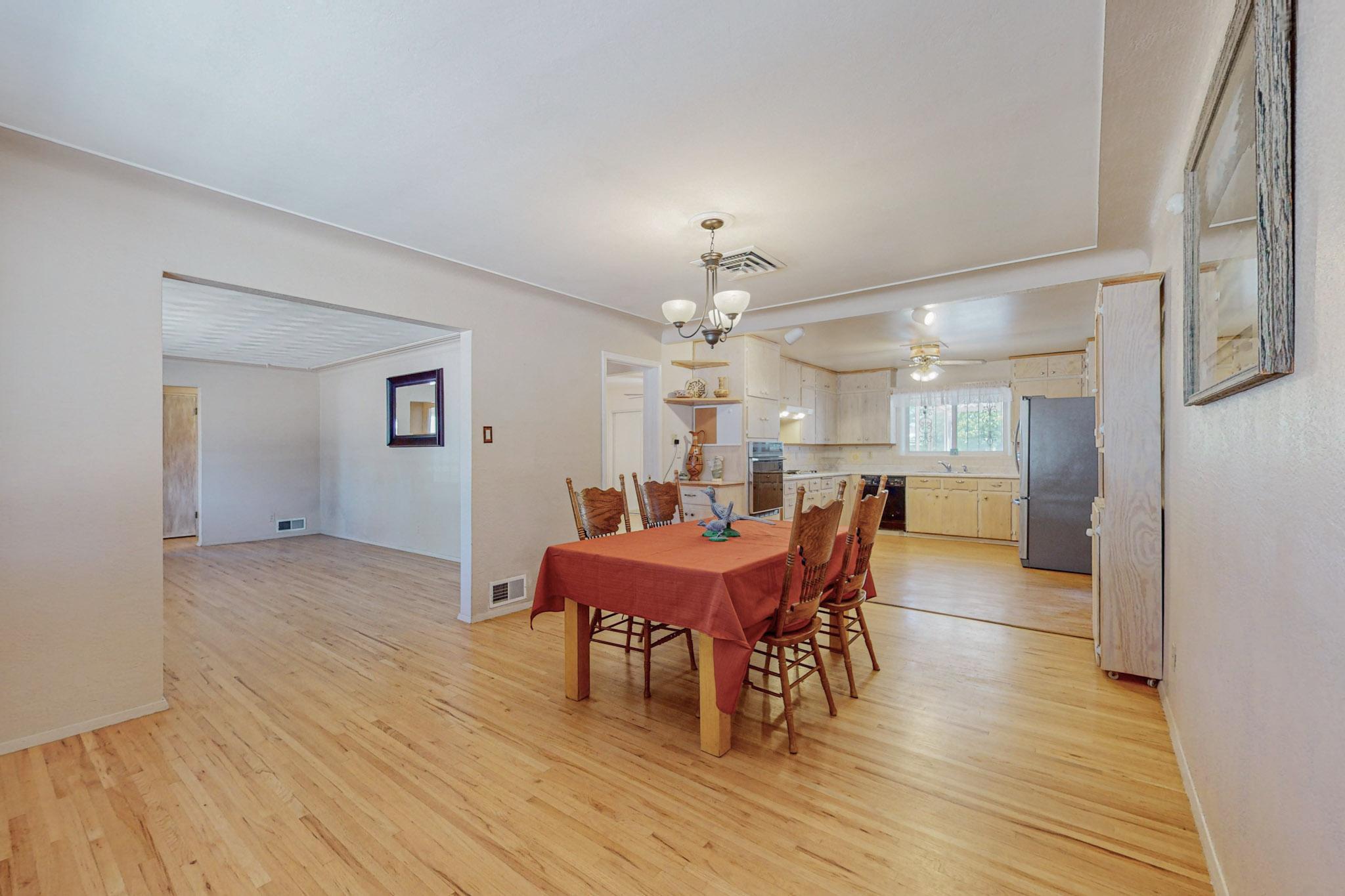 417 Alvarado Drive NE Albuquerque, NM 87108