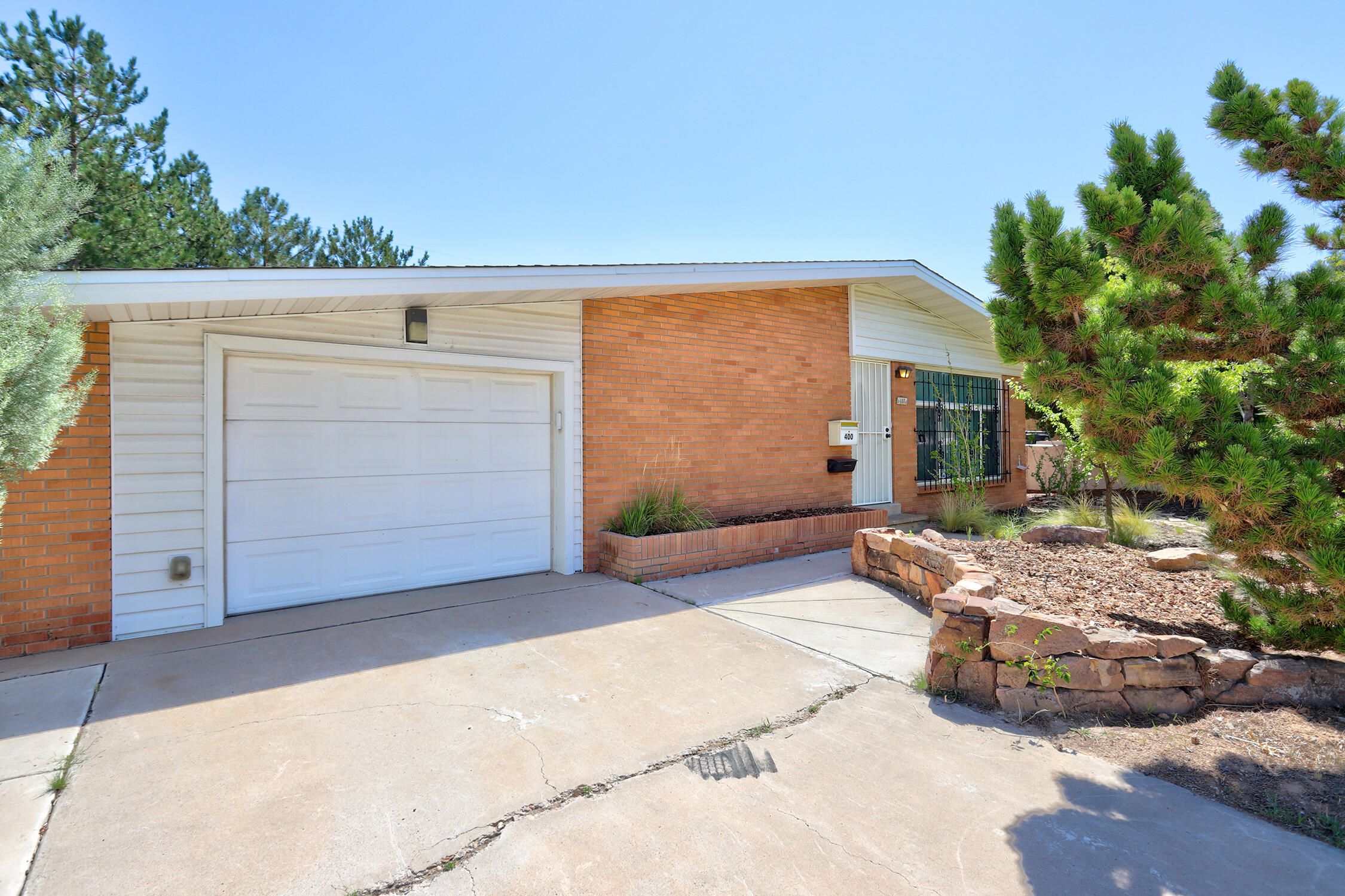 Awesome Location, Easy walk to all that Nob Hill has to offer.  This 1727sqft 3bd 2bath home with heated 1 car garage and great bonus/flex room. New HVAC 2024, tankless H2O heater, Fully landscaped front and backyard, with wonderful long leave pine and fruit trees and raised wall  makes the backyard a pleasure to spend time in. Original hardwood floors