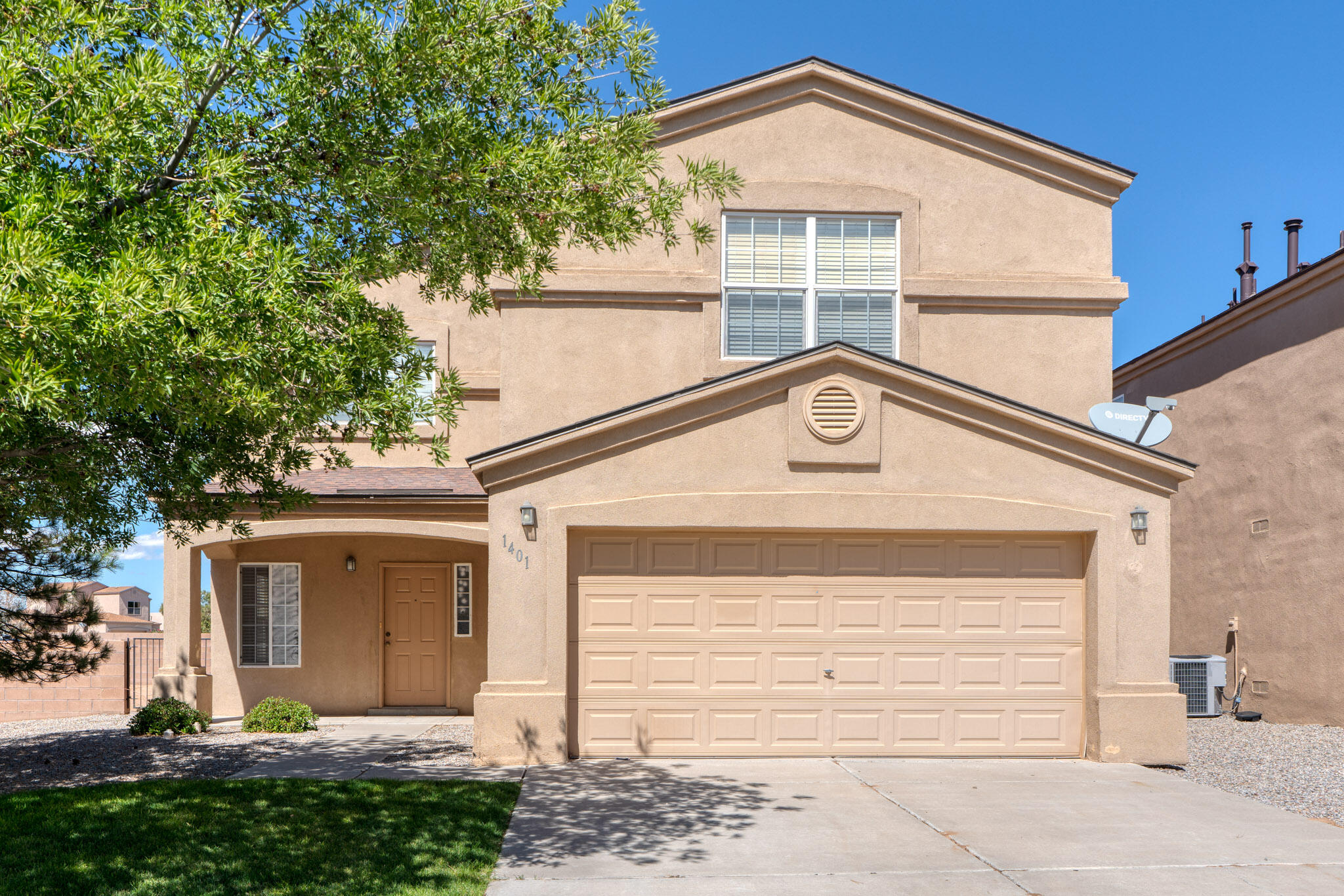 Welcome home to this spacious 5 bedroom & 3 1/2 bath home in Northern Meadows.  The HOA maintains the front yard. All the bedrooms are upstairs. Primary bedroom has double sinks, separate shower & garden tub, one bedroom has a private full bathroom. The kitchen has an island & breakfast bar and nice maple cabinets. Raised ceilings, recessed lighting, 2 refrigerated air units.