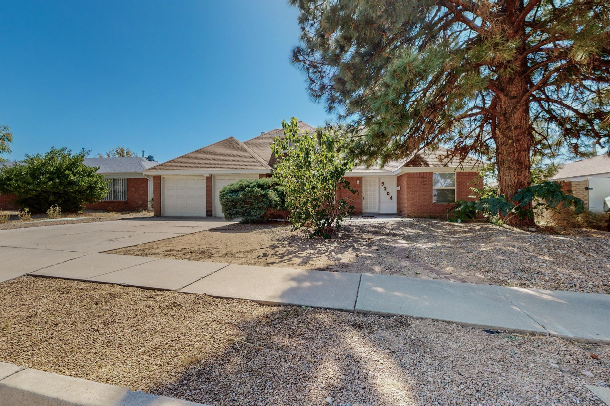 9204 CRESTWOOD Avenue NE Albuquerque, NM 87112