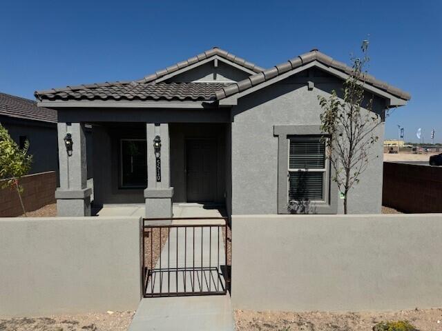 Discover modern living in this stunning two-bedroom, two-bathroom single-story home, spanning 1,251 sq. ft. Located in the desirable Mesa del Sol subdivision, this property features an open-concept layout perfect for entertaining. Enjoy a spacious kitchen equipped with stainless steel appliances, sleek countertops, and ample cabinetry. The master suite offers a private bath and generous closet space, while the second bedroom is ideal for guests or a home office. Additional highlights include energy-efficient features, a landscaped yard, and proximity to community amenities and parks. Low mortgage rate available, Up to $5,000 in cc and all appliances included.