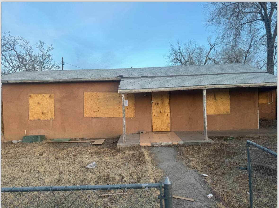 Great opportunity to fix this handy man special up. Needs TLC but with the right vision could be great! Buyer to verify specifications such as window type structure in back is only half finished and unlivable. Buyer to assume violations , seller will not be making any repairs or remediating any violations.