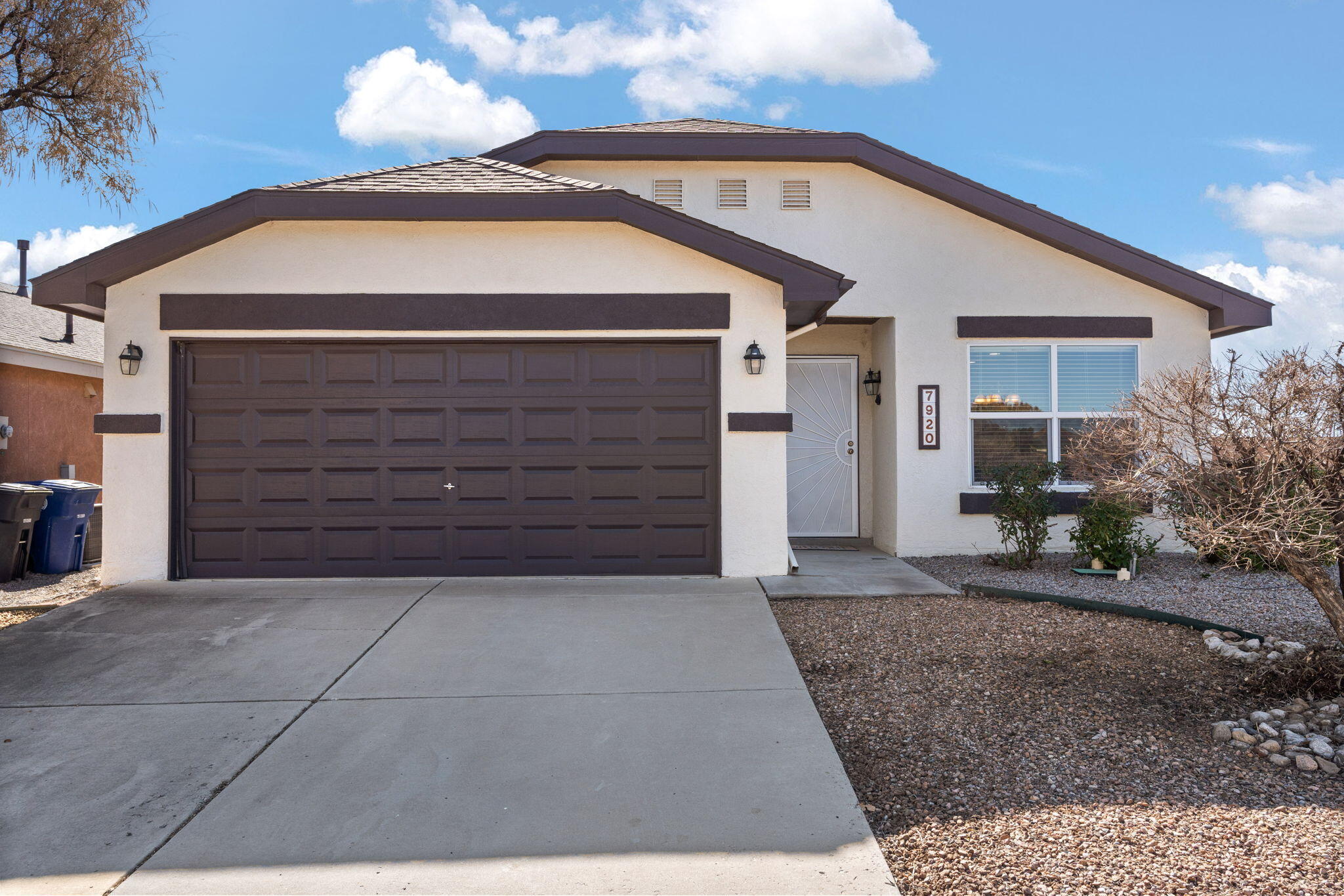 This well-maintained single-story Pulte home is situated on a spacious corner lot in the desirable Ventana West subdivision. The home features a functional floor plan with updated flooring and plenty of natural light in the living room. The kitchen includes solid surface countertops and stainless steel appliances, perfect for everyday use.The master suite offers space for a seating area, a large walk-in closet, and a garden tub in the master bath. The property also includes paid-off solar panels, providing energy efficiency. Located in a quiet, safe neighborhood, this home is a great opportunity for comfortable and practical living. Don't miss out!