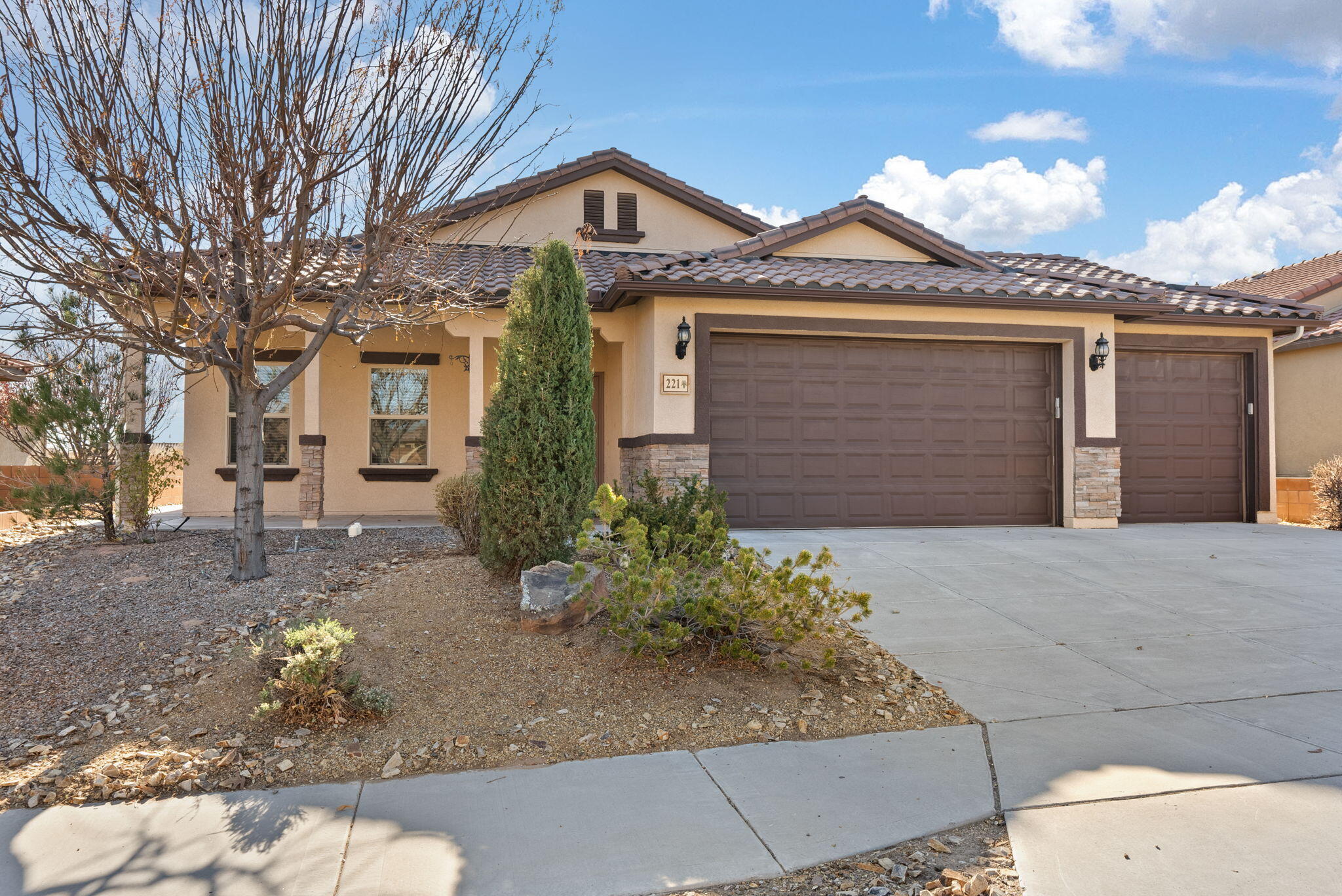 Welcome to your new home in Loma Colorado! This delightful single-story Pulte property offers three bedrooms & a flexible space off the primary suite that can easily adapt to your needs. Designed for comfort & versatility, the bright open kitchen features granite countertops, stainless steel appliances & a wonderful island that opens to the living area. The three-car garage offers ample storage for your needs. Enjoy morning coffee on the covered porch while taking in beautiful views. With over 20% of Loma Colorado dedicated to parks, open spaces & approx. 3 miles of trails, you'll love the balance of nature & community. Plus, you're just moments away from shopping, restaurants, the Indoor Aquatic Center & more. Come see how this community-rich lifestyle suits you!