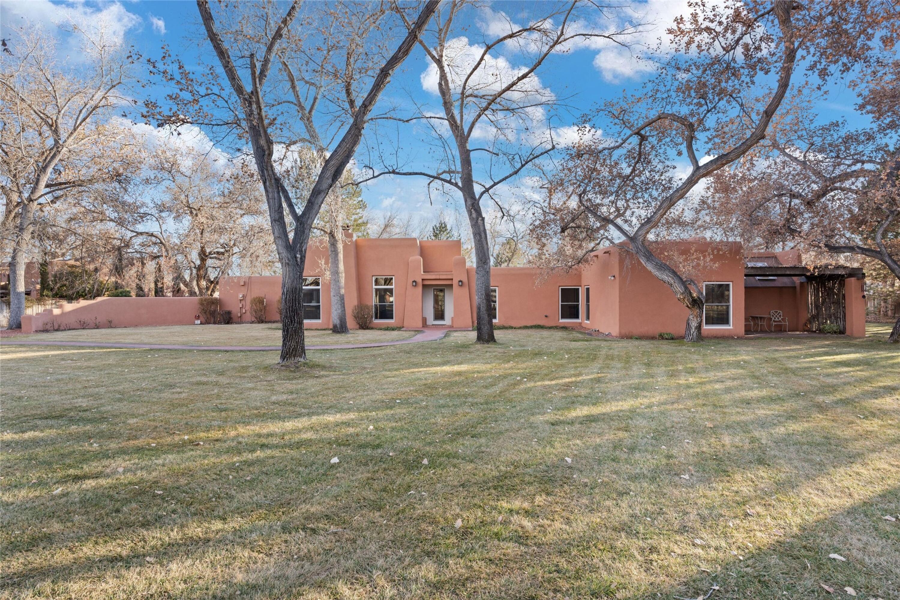 10061 LOS CANSADOS Road NW Albuquerque, NM 87114