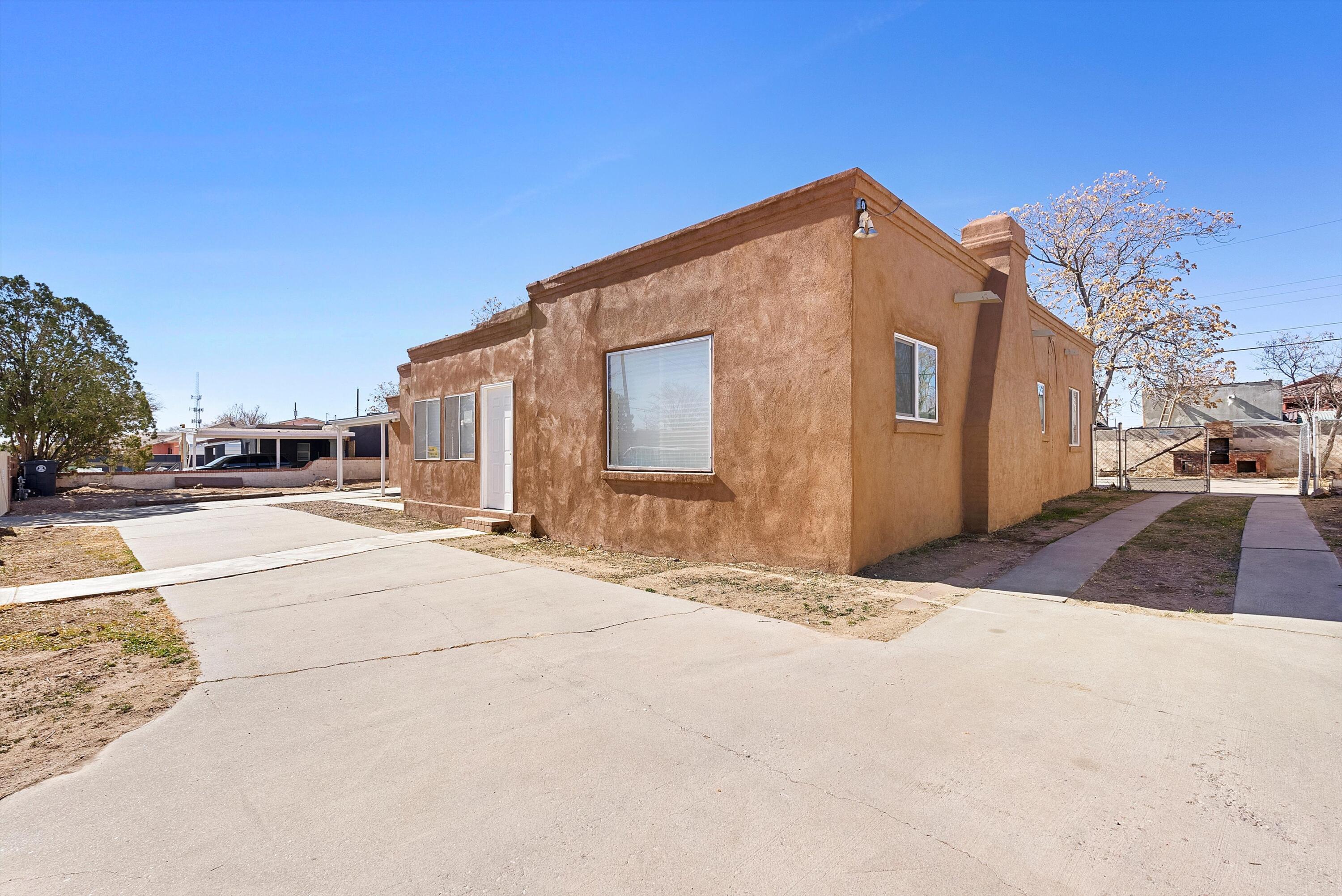 305 56TH Street SW Albuquerque, NM 87121