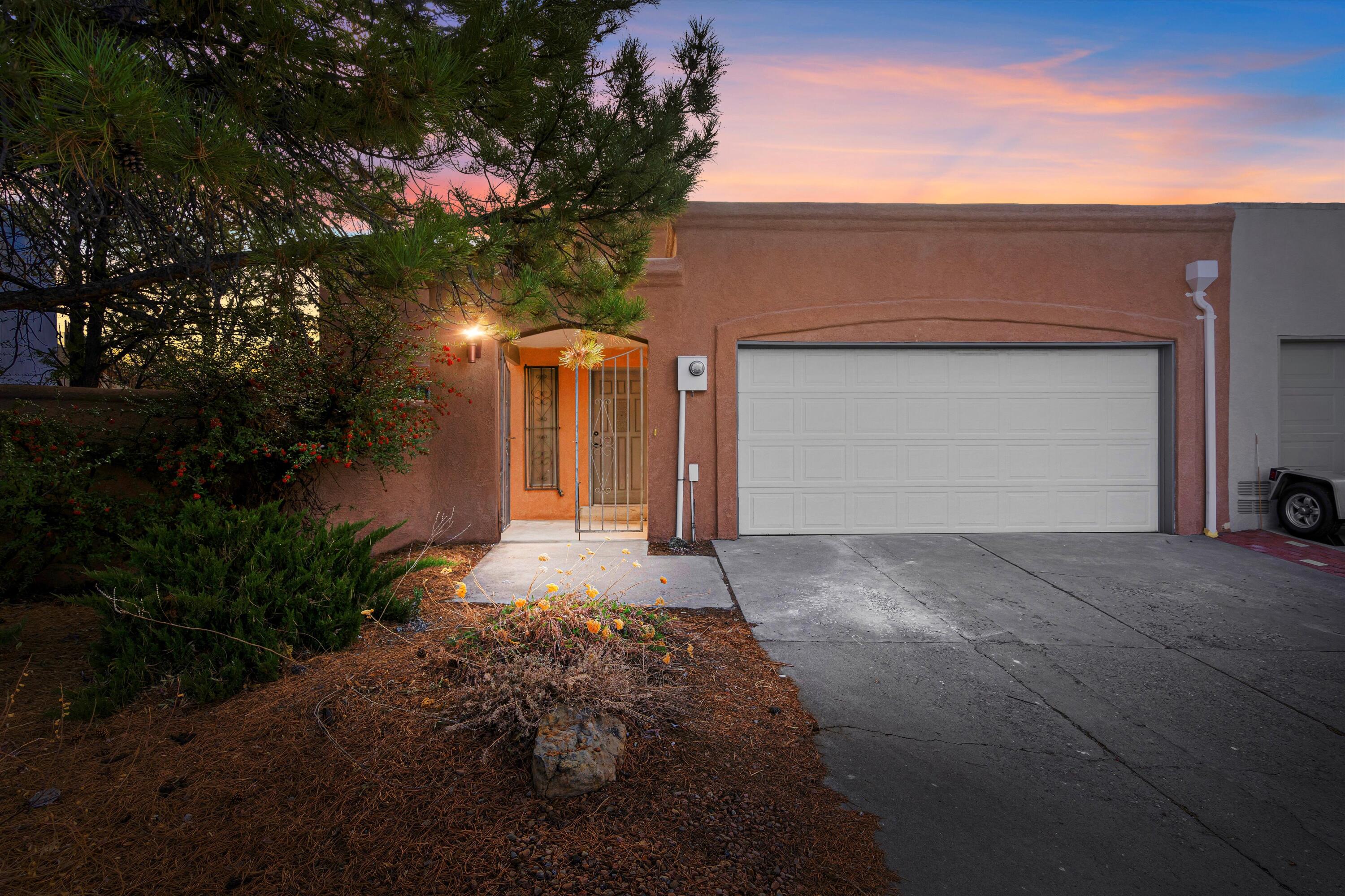 1912 CHANDELLE Loop NE Albuquerque, NM 87112