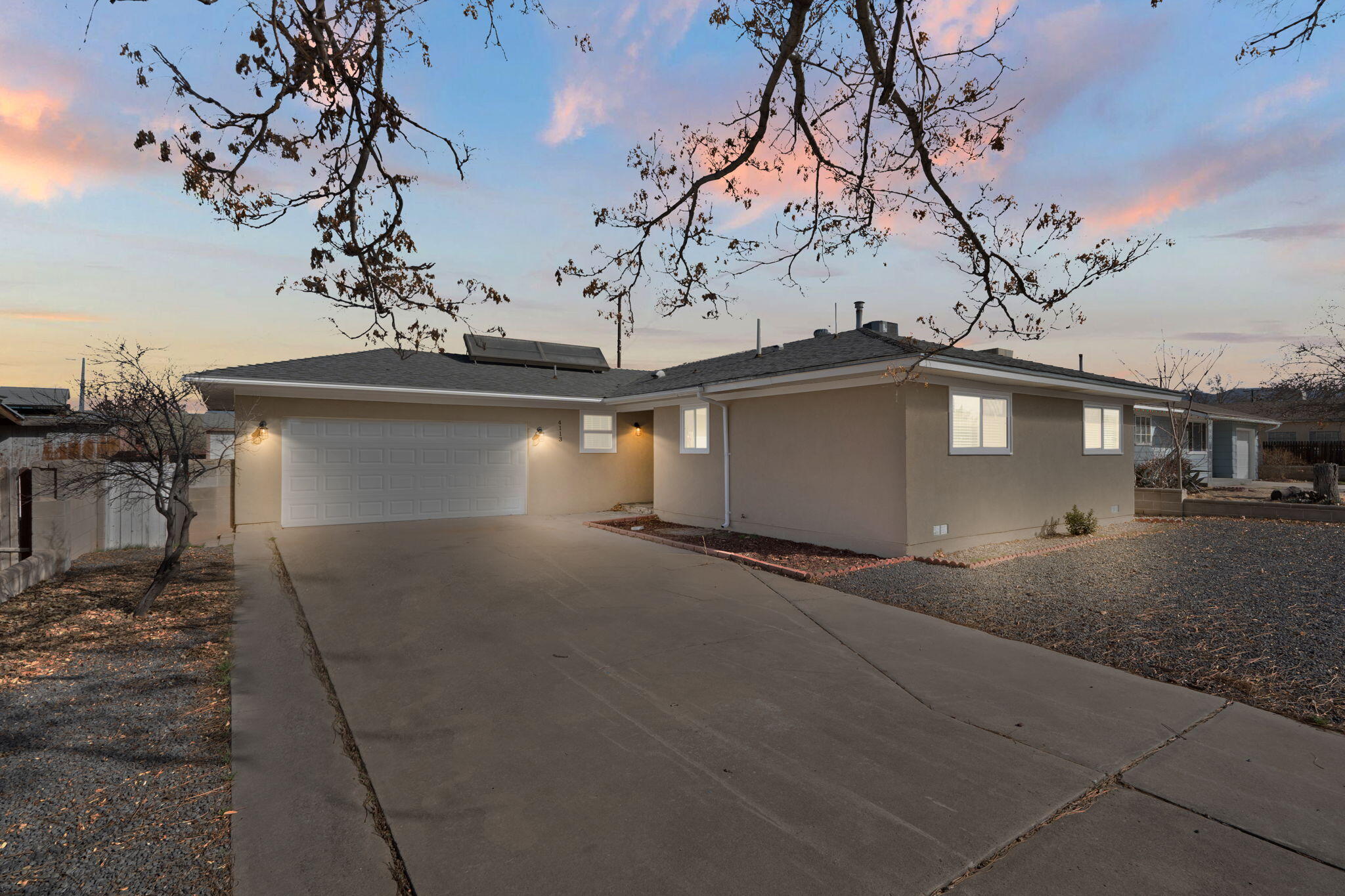 Newly remodeled 3 bedroom 2 bathroom home! Great space with open floor plan to entertain guests! Quick access to freeway, restaurants and entertainment!