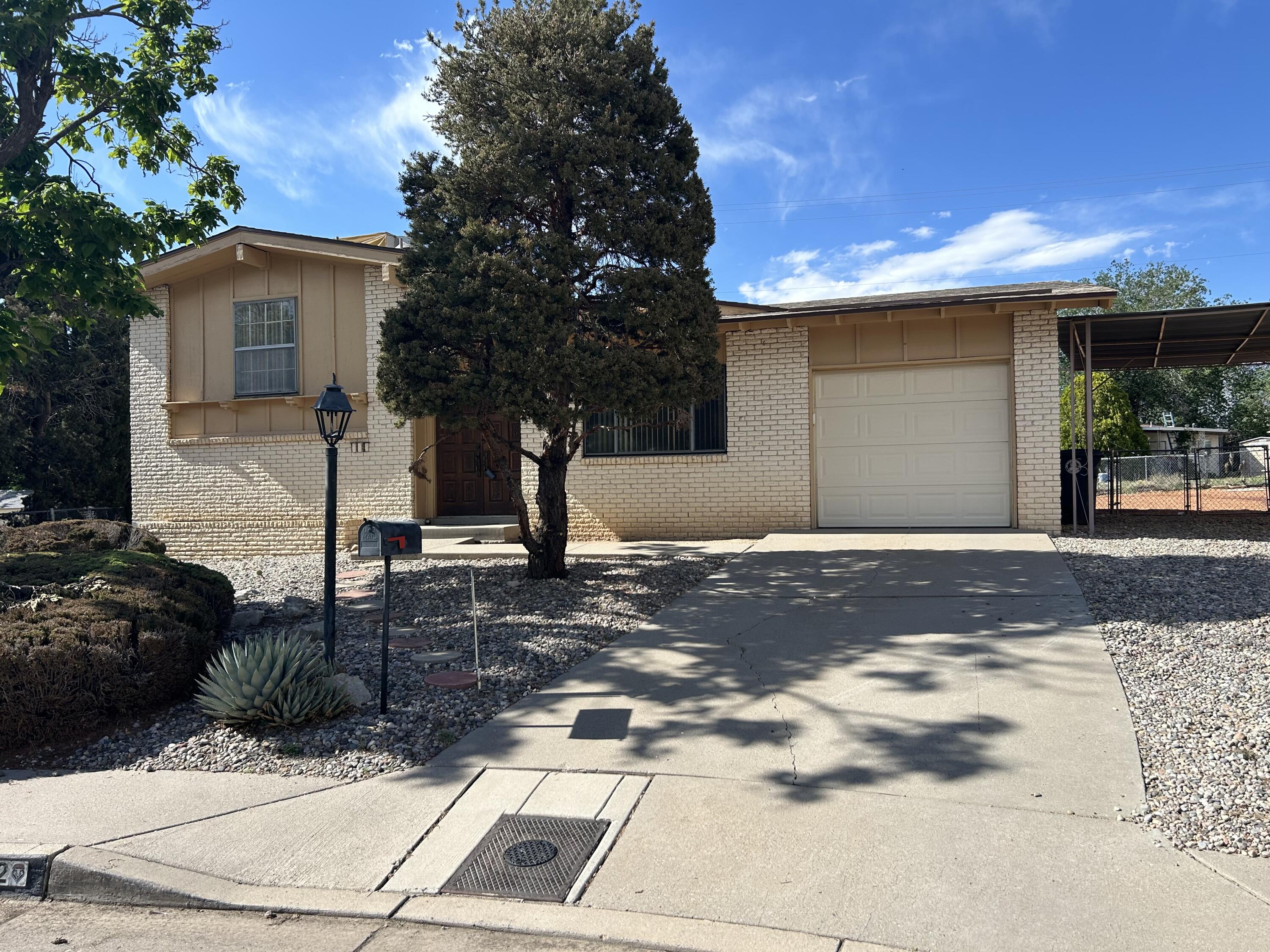 1832 FIGUEROA Court NE 