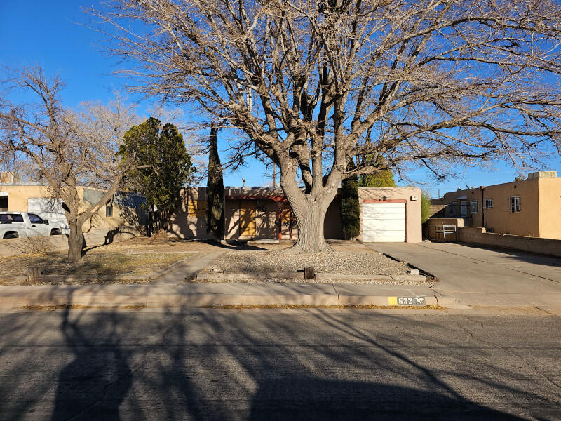 632 ARIZONA Street SE, Albuquerque