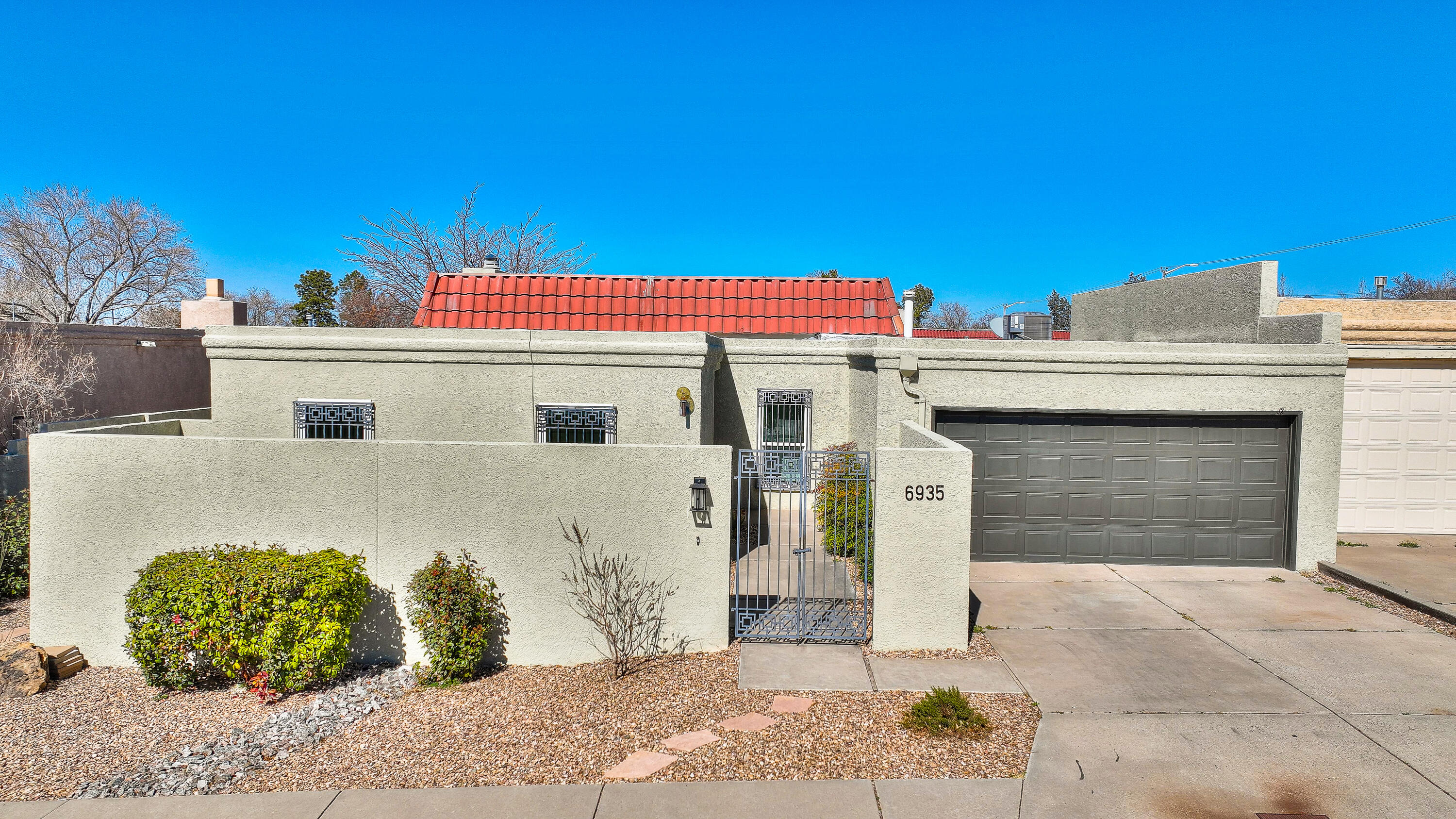 6935 ARVILLA Place NE Albuquerque, NM 87110
