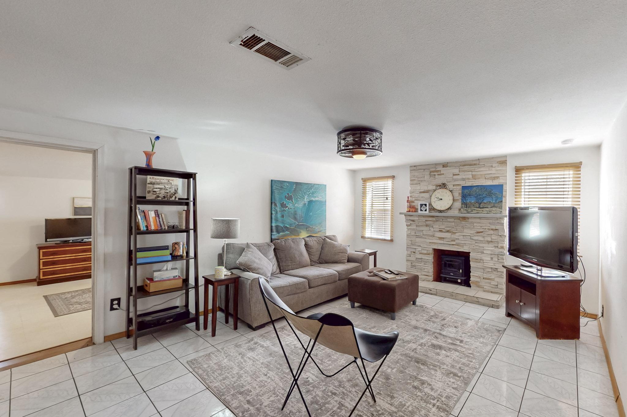 1533 Hooper Road SW, Albuquerque