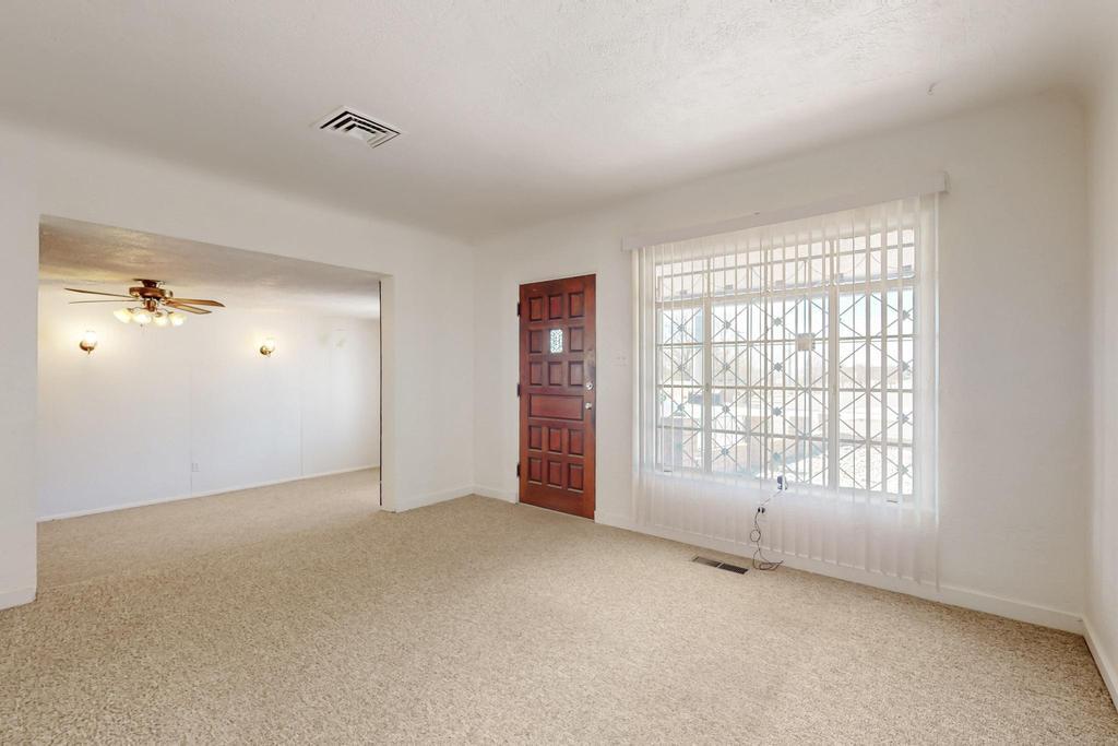 1038 BUENA VISTA Drive SE Albuquerque, NM 87106